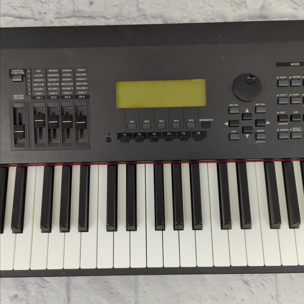 Yamaha S90 88-Key Weighted Synthesizer