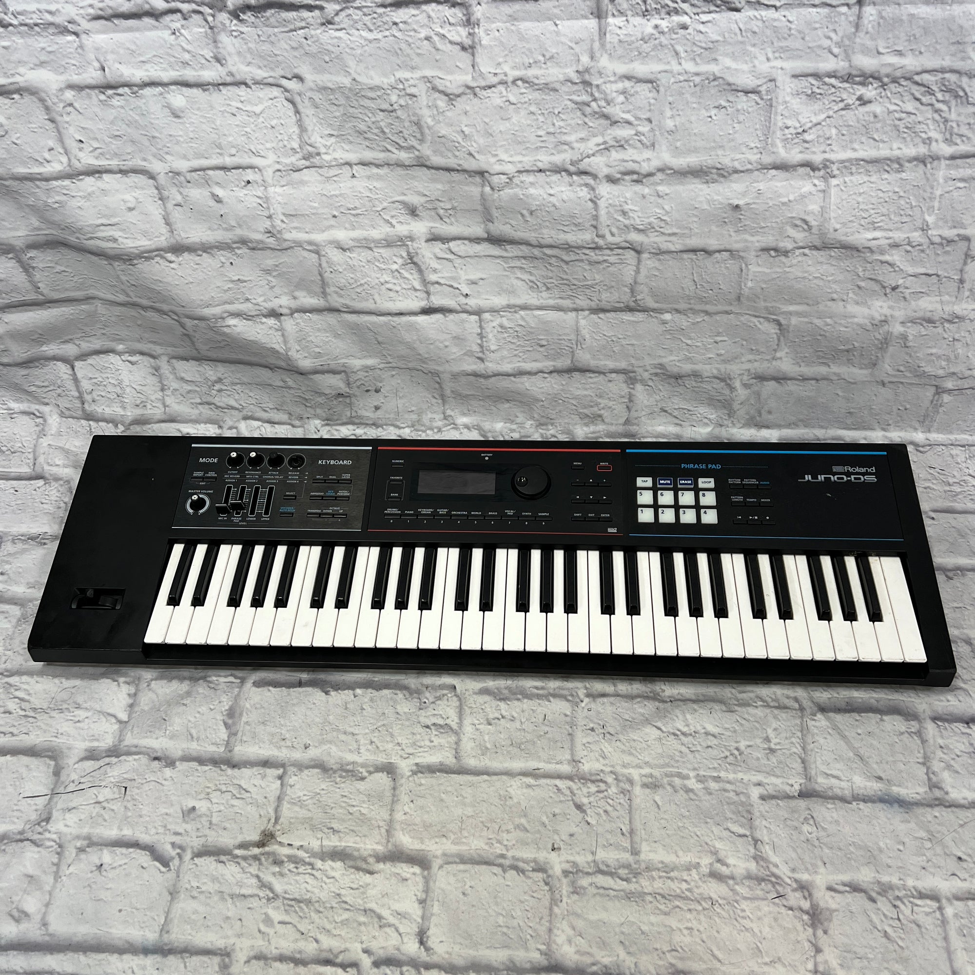 Roland Juno-DS 61 Key Synthesizer