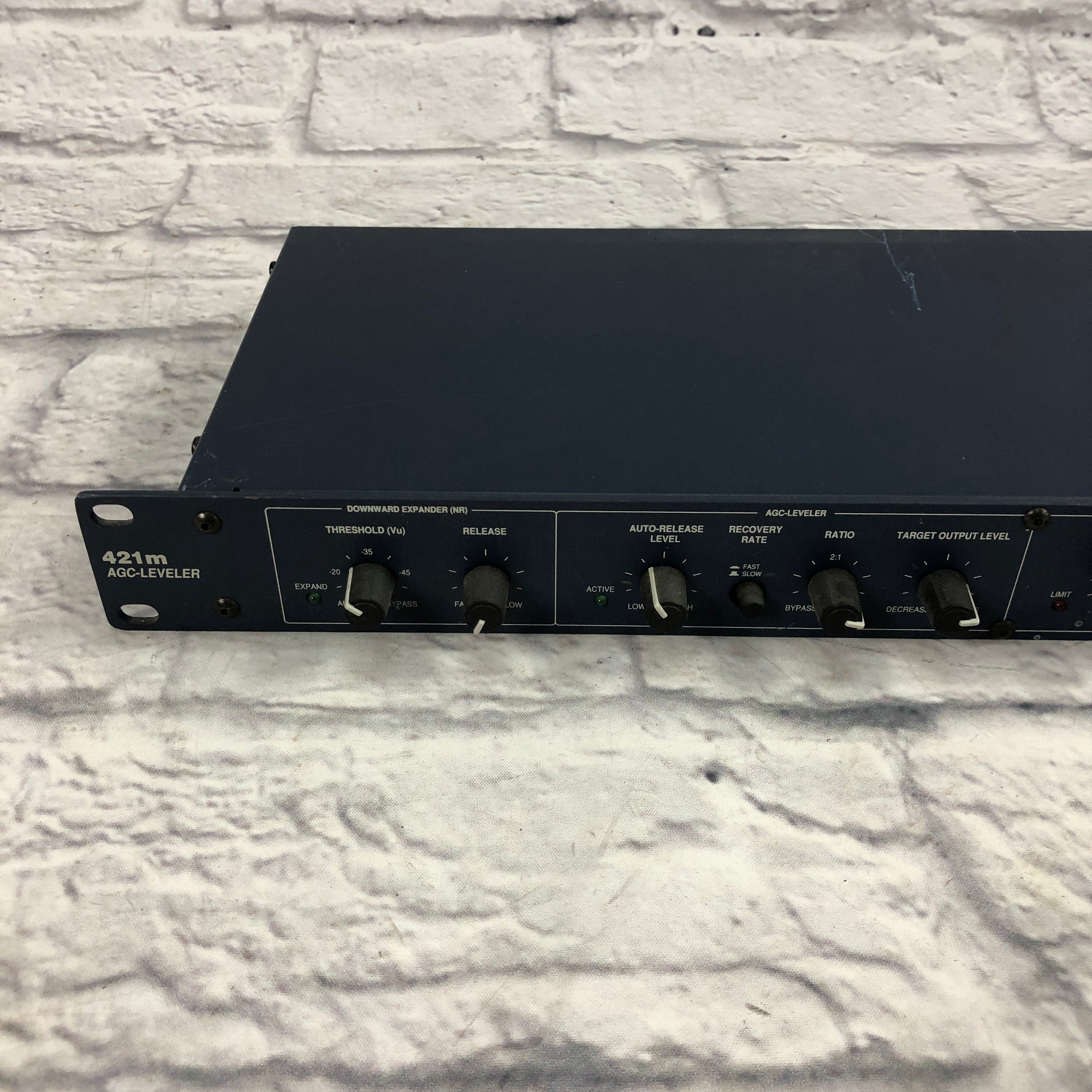 Symetrix 421M AGC Leveler / Limiter / Expander