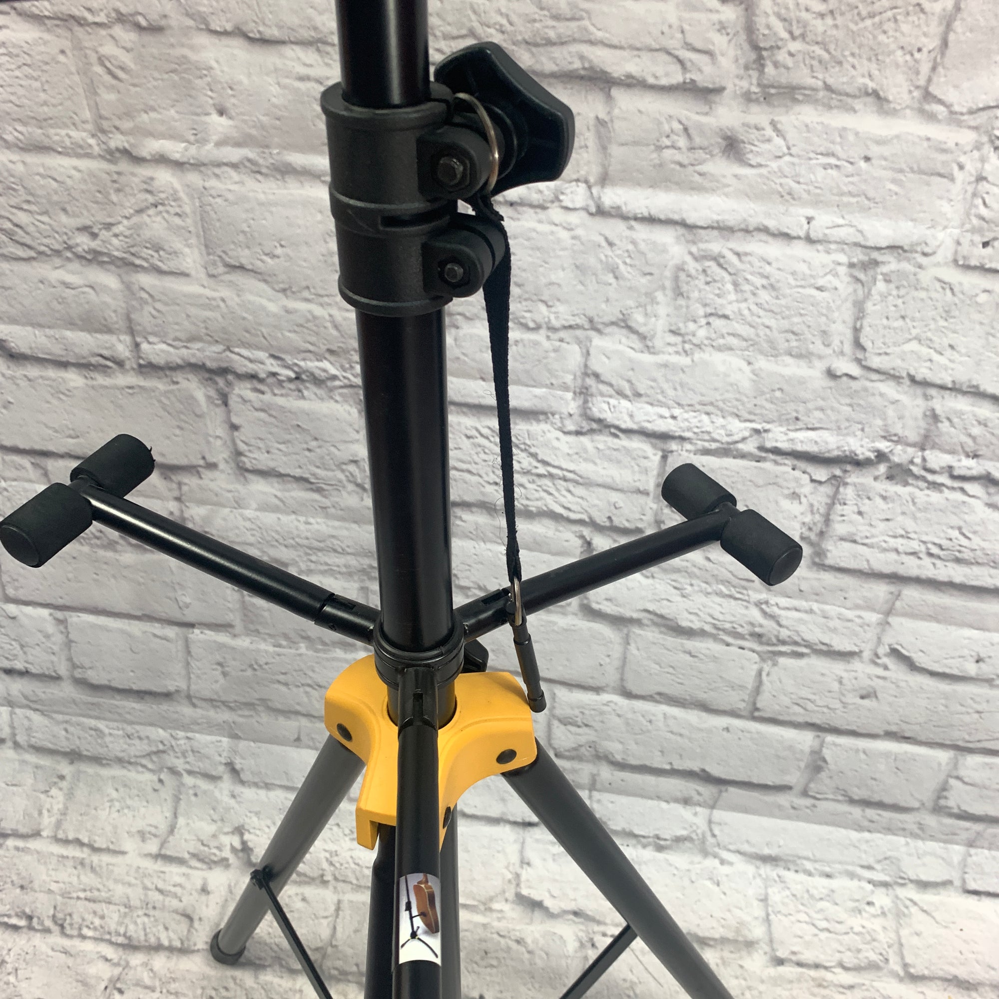 Hercules 6 Guitar Stand