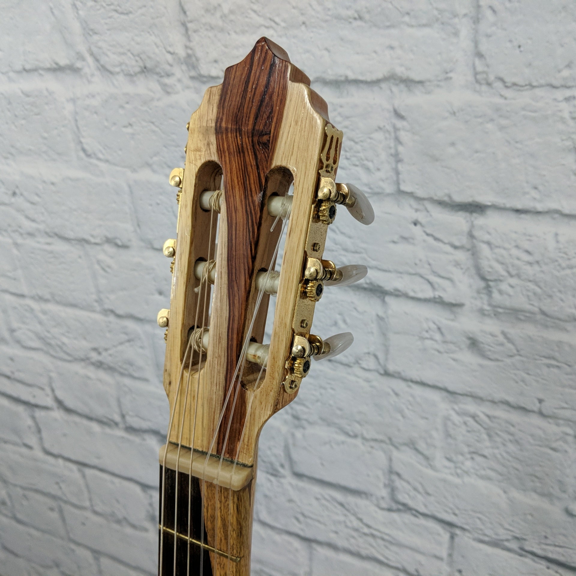 **Paracho Handmade Classical Guitar Amezcua Gomez