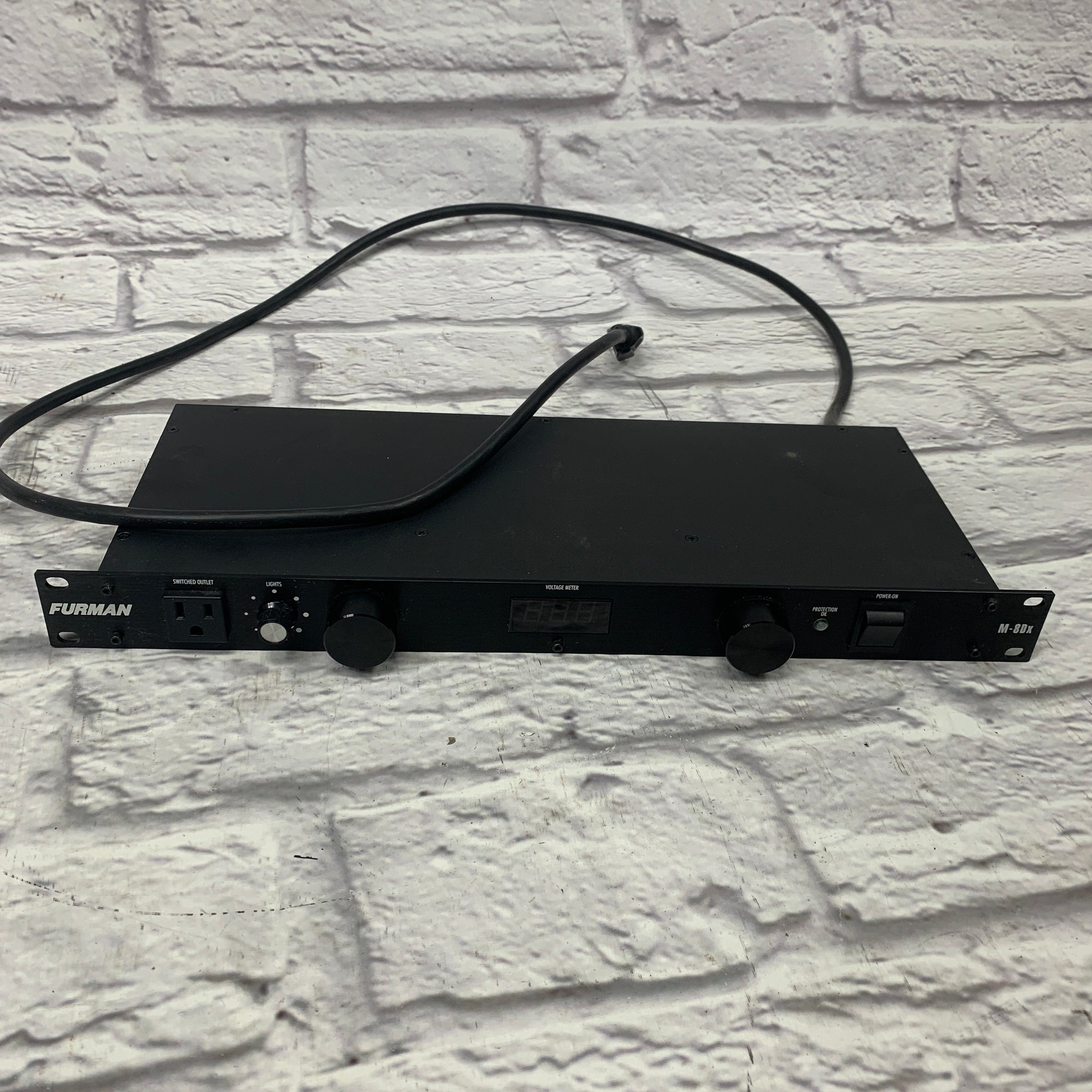 Furman M 8DX Power Conditioner