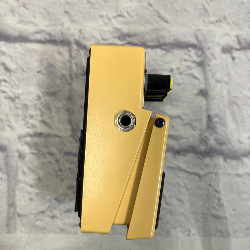 Boss AW2 Auto Wah Pedal with Box Evolution Music