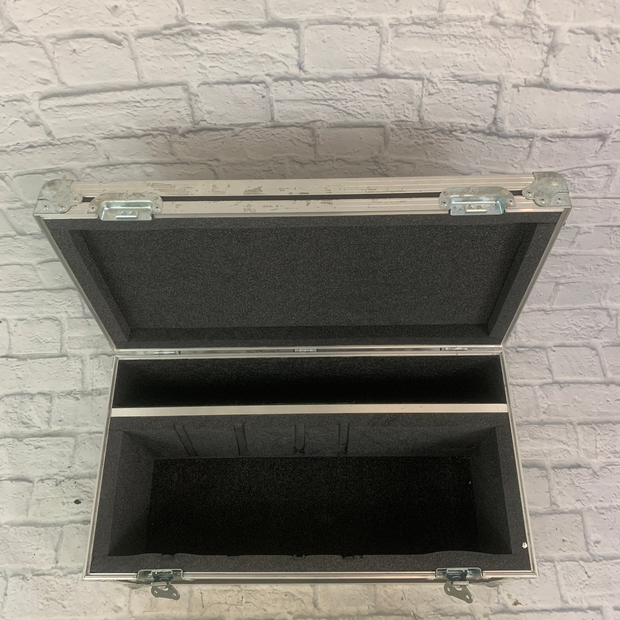 Safe Case Road, Tour Case