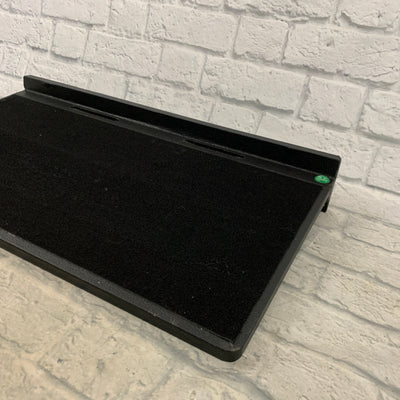 Gator Pro Size Pedalboard - 30"x16" Wood Pedalboard w/ Bag