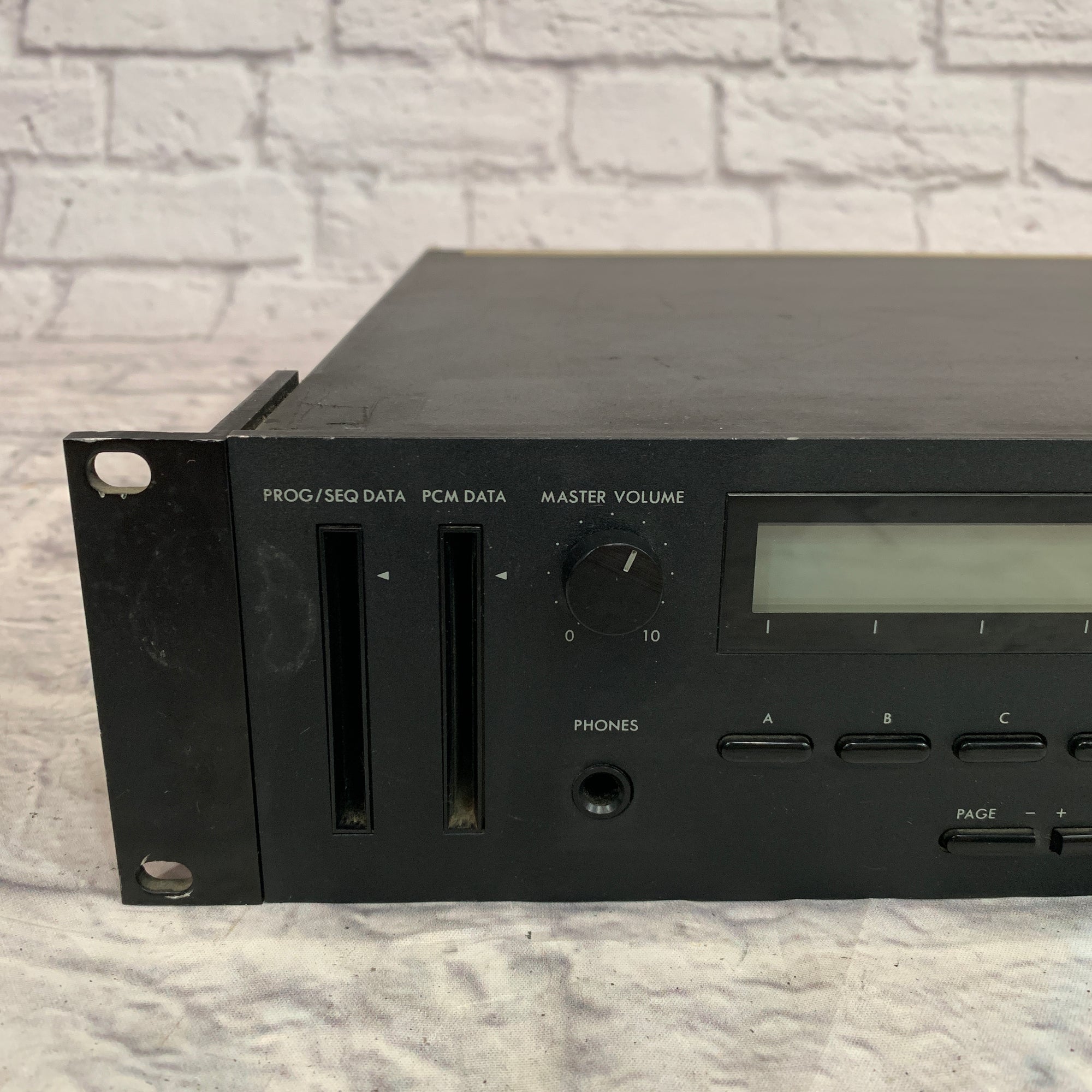 Korg M1R Rackmount Workstation Synthesizer - Evolution Music