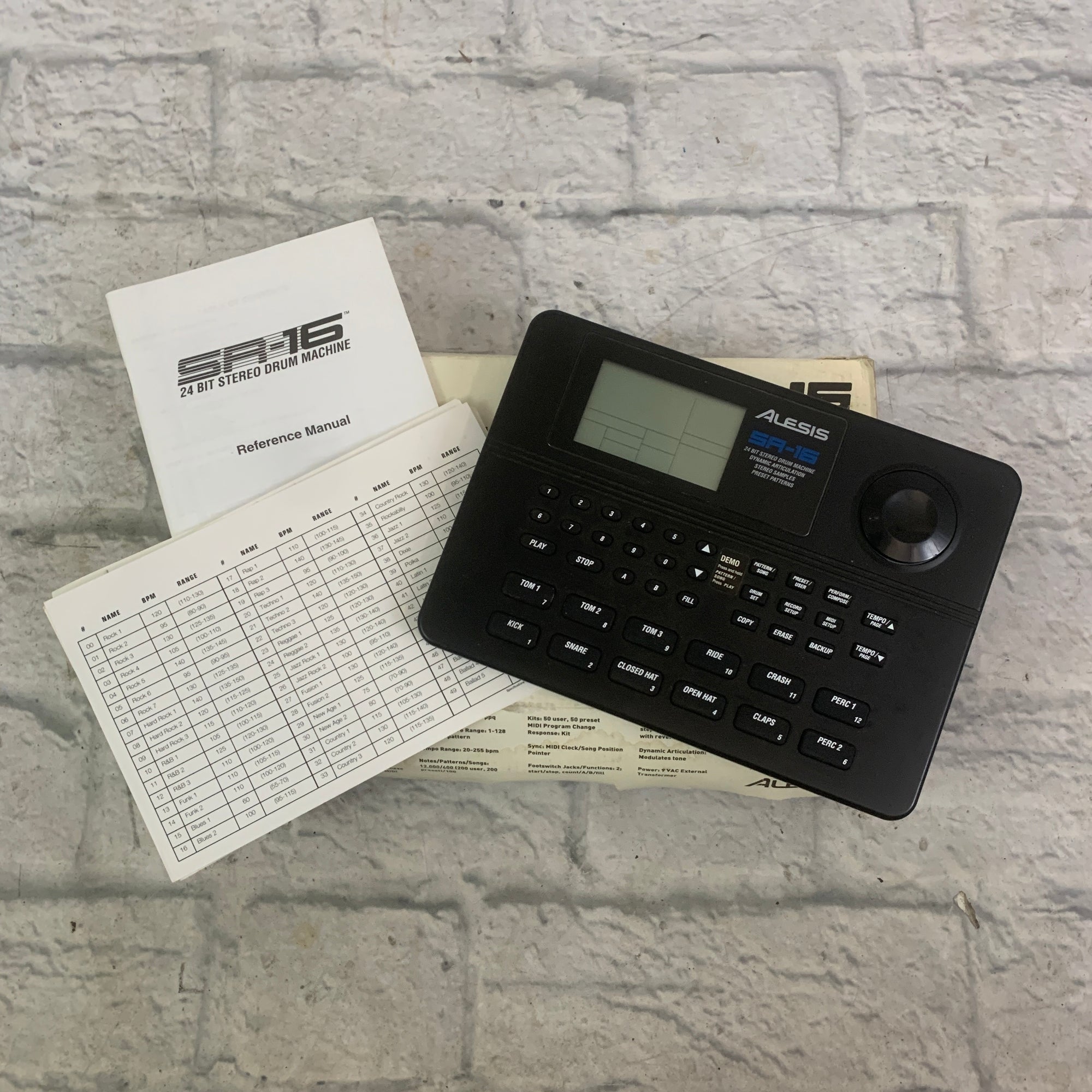 Alesis Sr-16 Drum Machine Electric Drum Machine