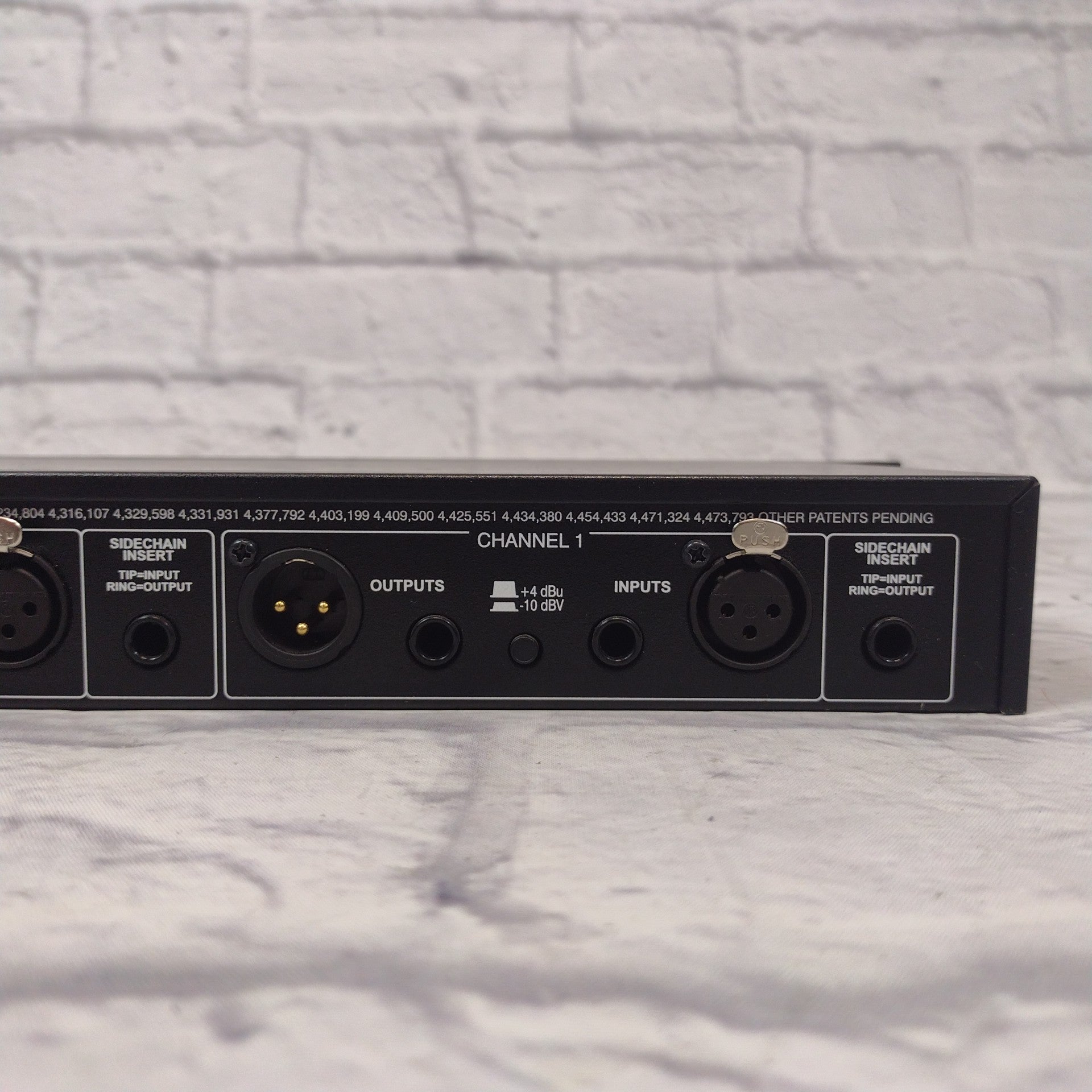 DBX 266XL Stereo Rack Compressor Limiter