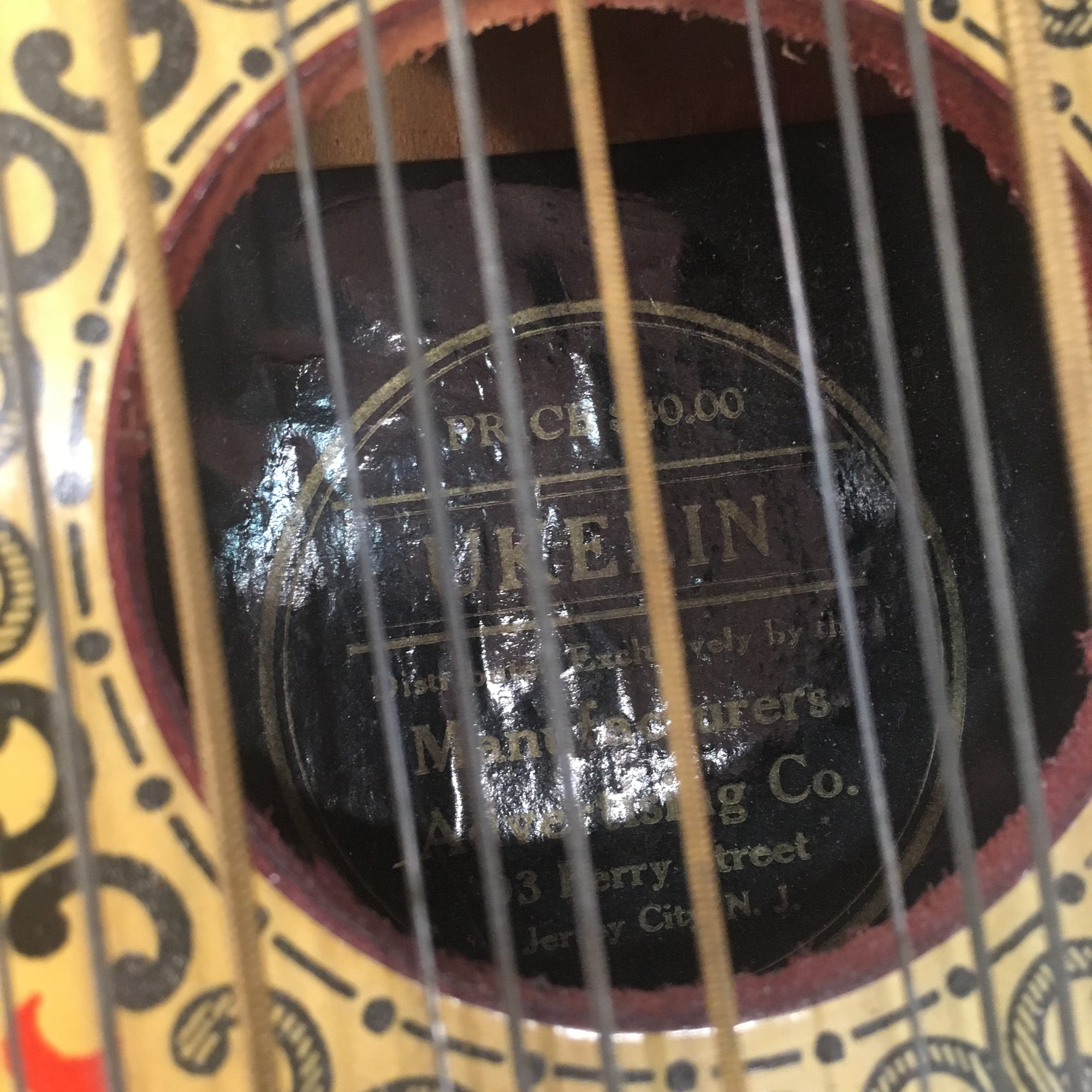 1920s Ukelin Manufactures Advertising Co. Two Hole Ukelin