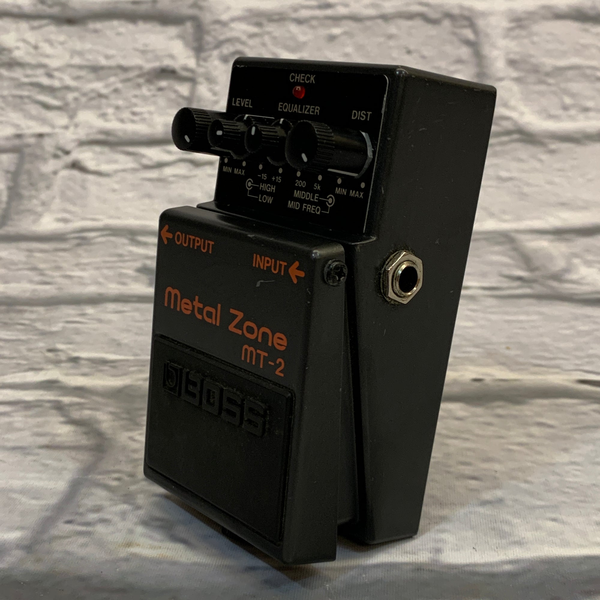 Boss Metal Zone MT-2 Distortion Pedal - Evolution Music