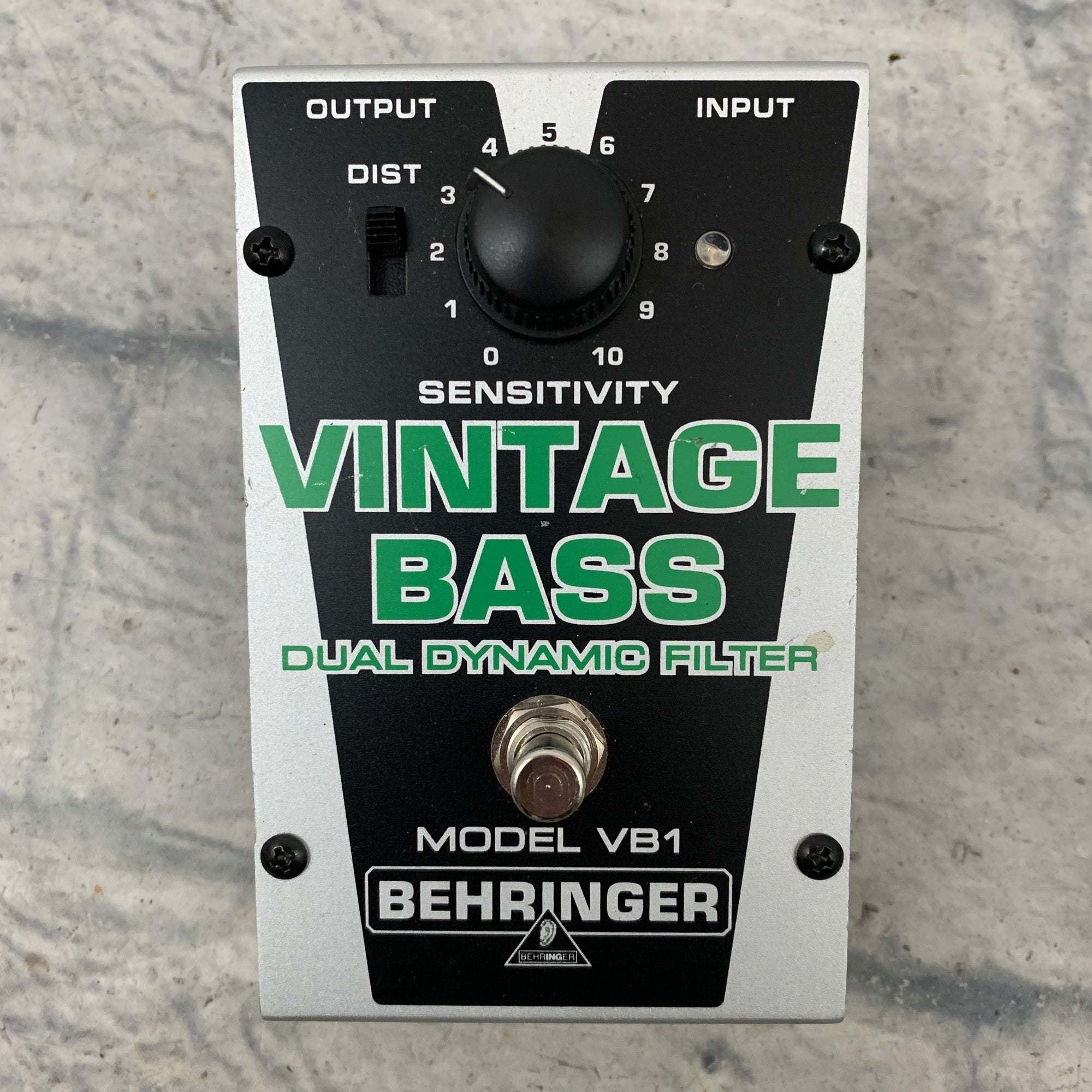 behringer bass pedals Behringer VB1 Vintage Bass Dual Dynamic Filter Pedal