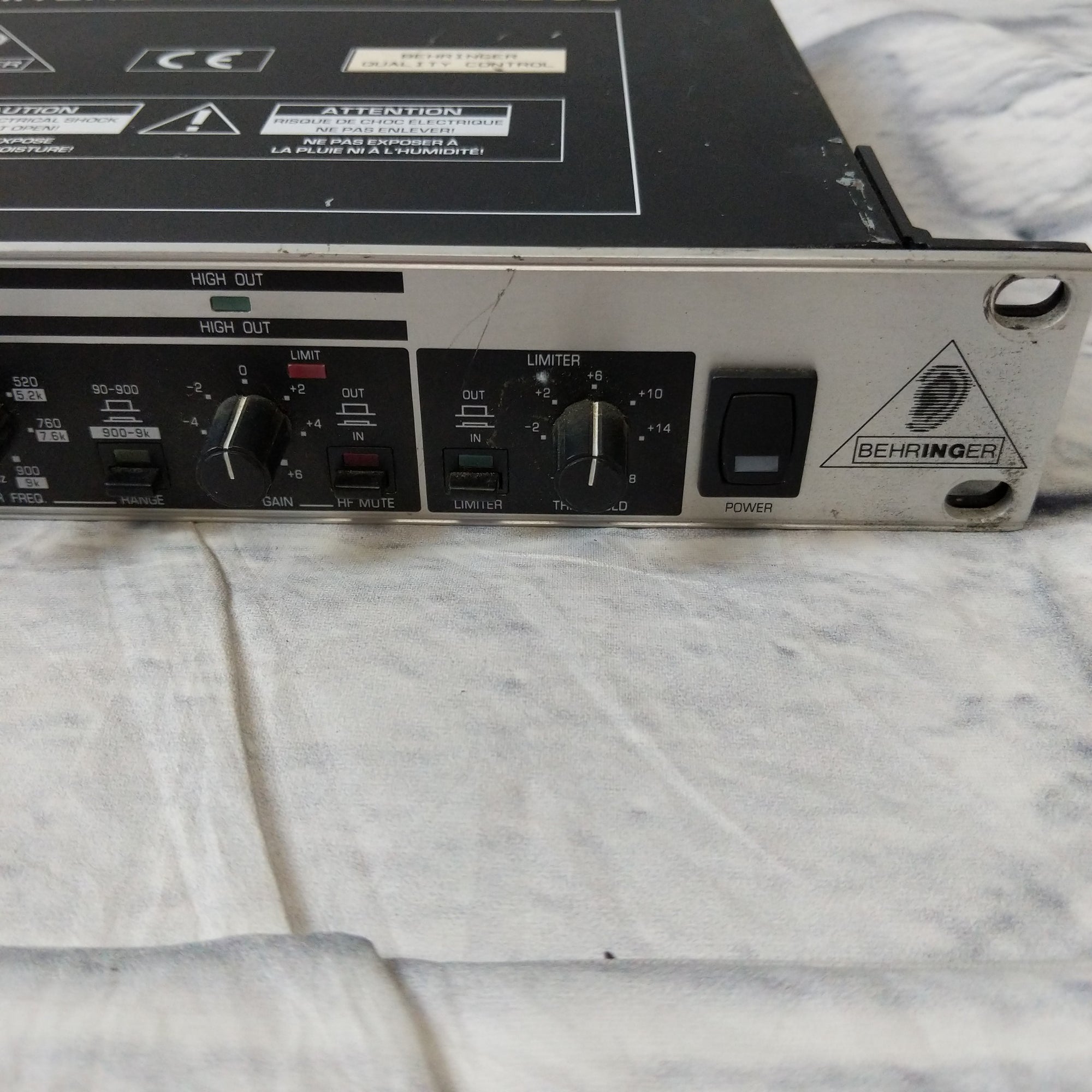 Behringer Super X Rack Unit