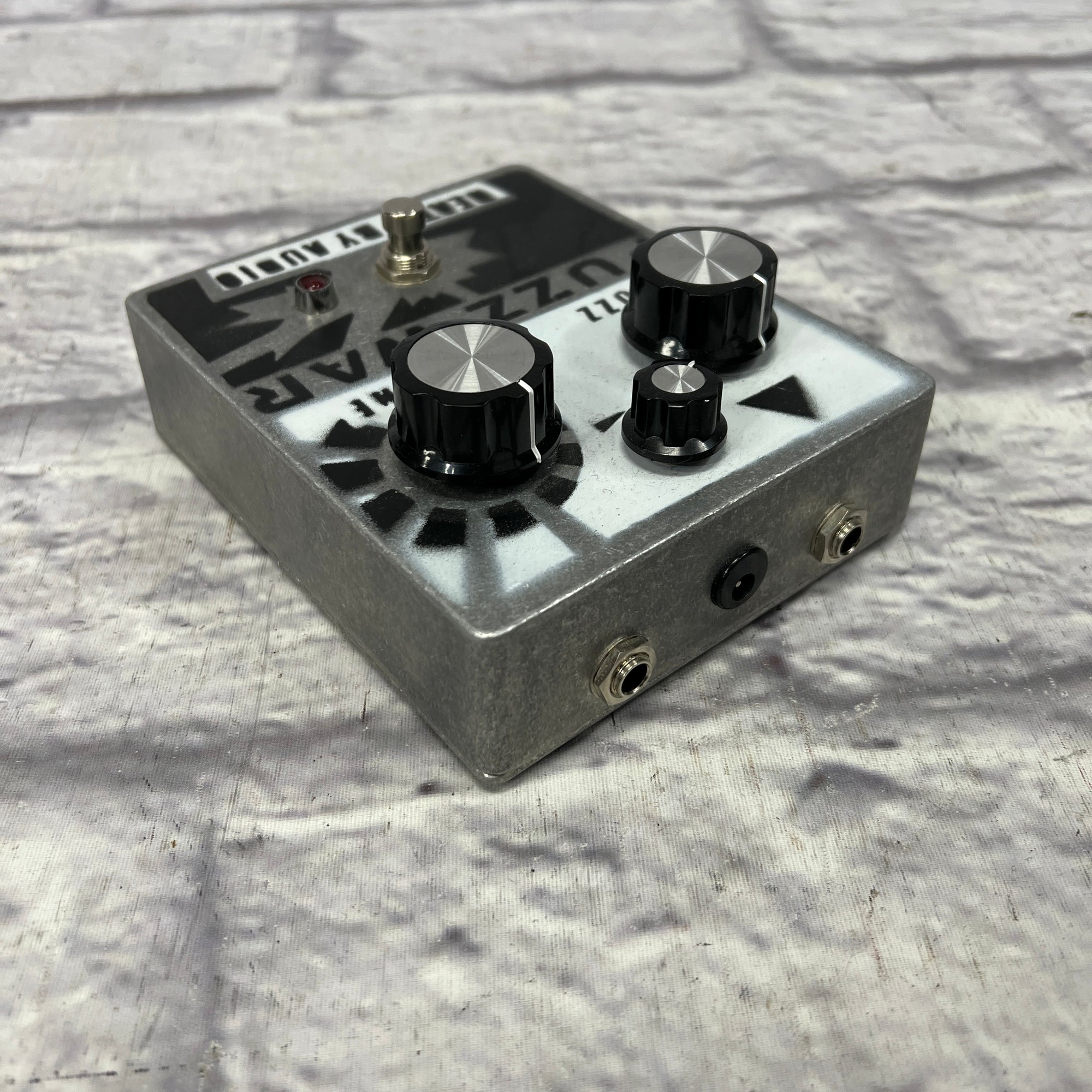 fuzz war pedal Death By Audio Fuzz War Fuzz Pedal