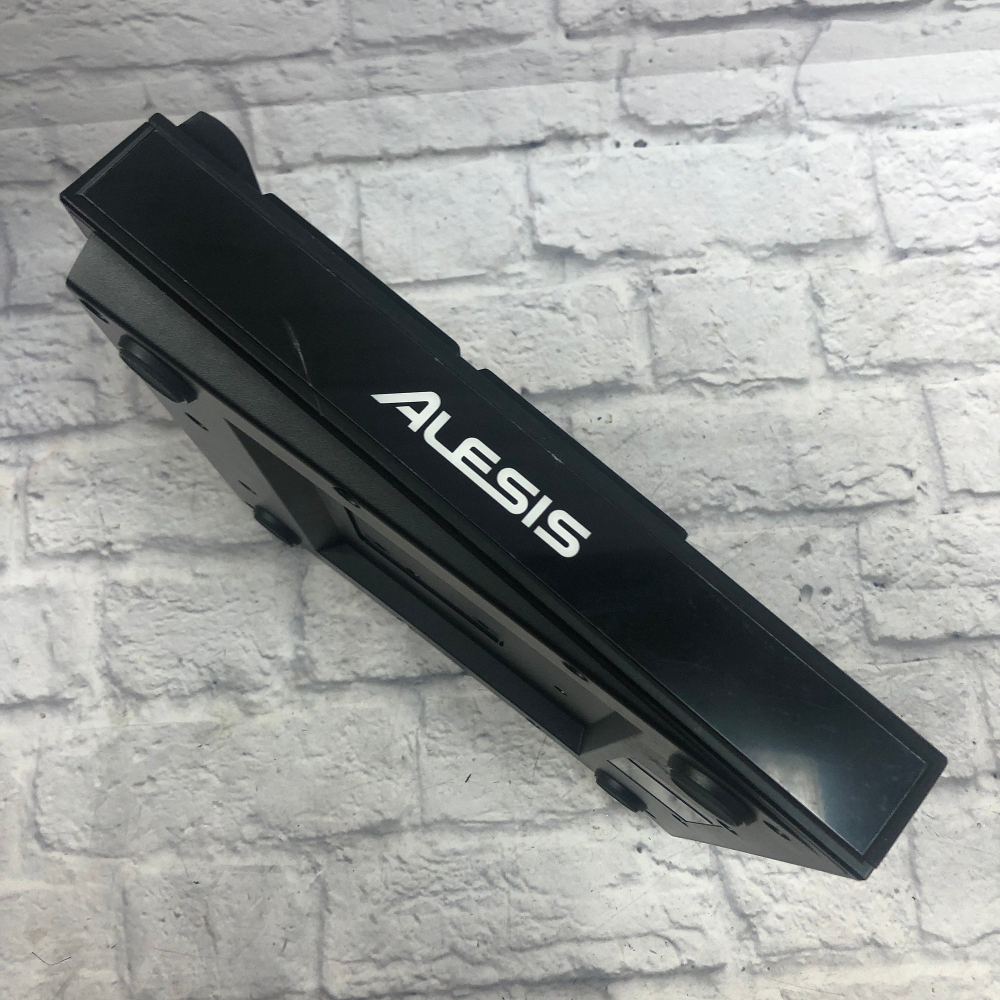 Alesis Strike Multipad 9 Pad Sampling Drum Controller