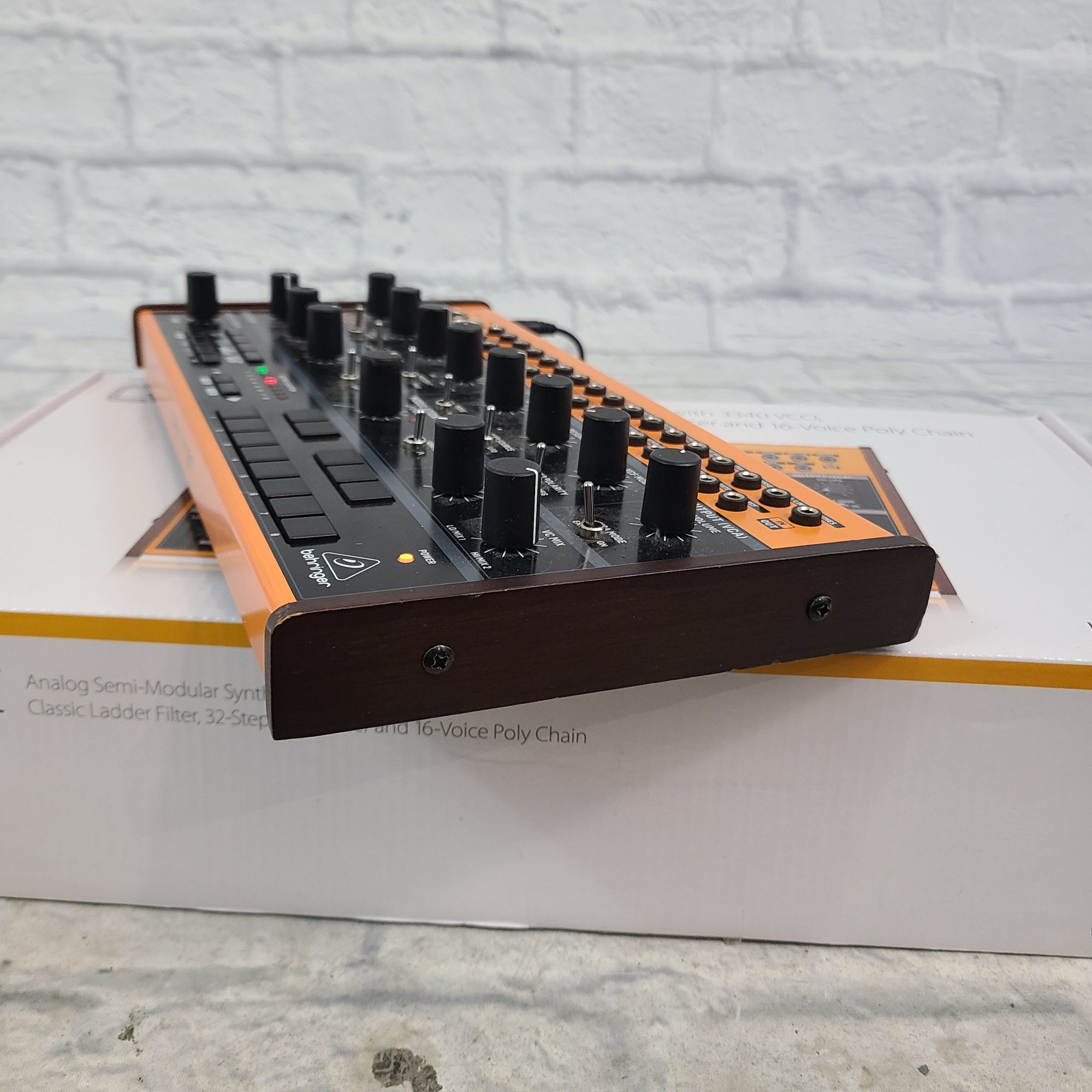 Behringer Crave Analogue Semi-Modular Synth