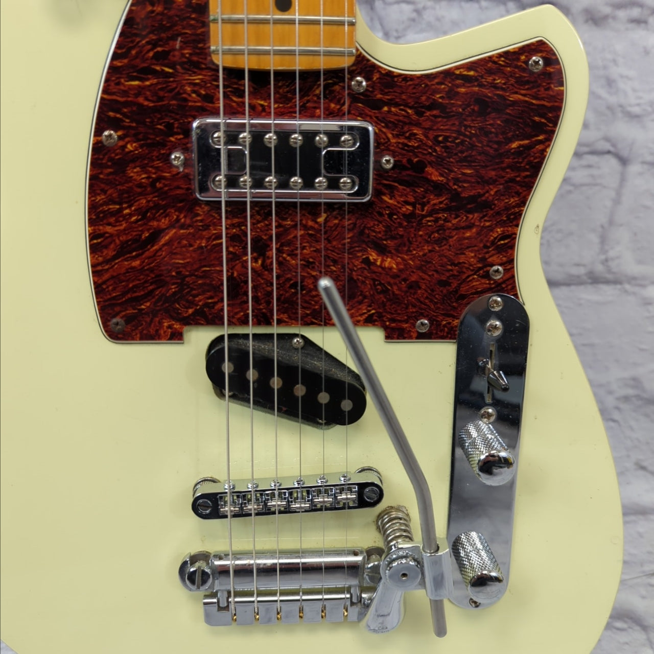 Reverend Buckshot with Les Trem Electric Guitar