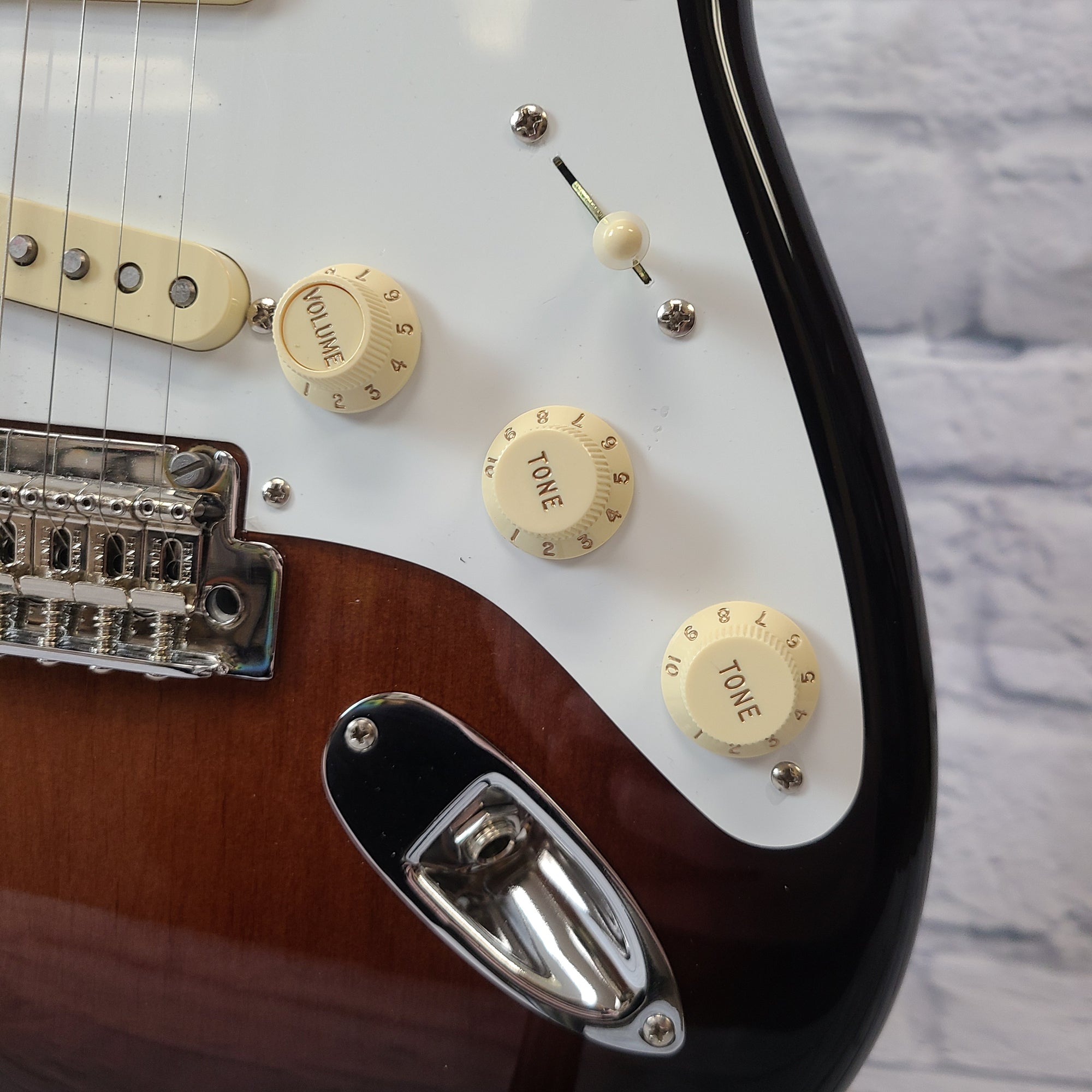 Fender Vintera '50s Stratocaster Modified Electric Guitar - 2-color Sunburst