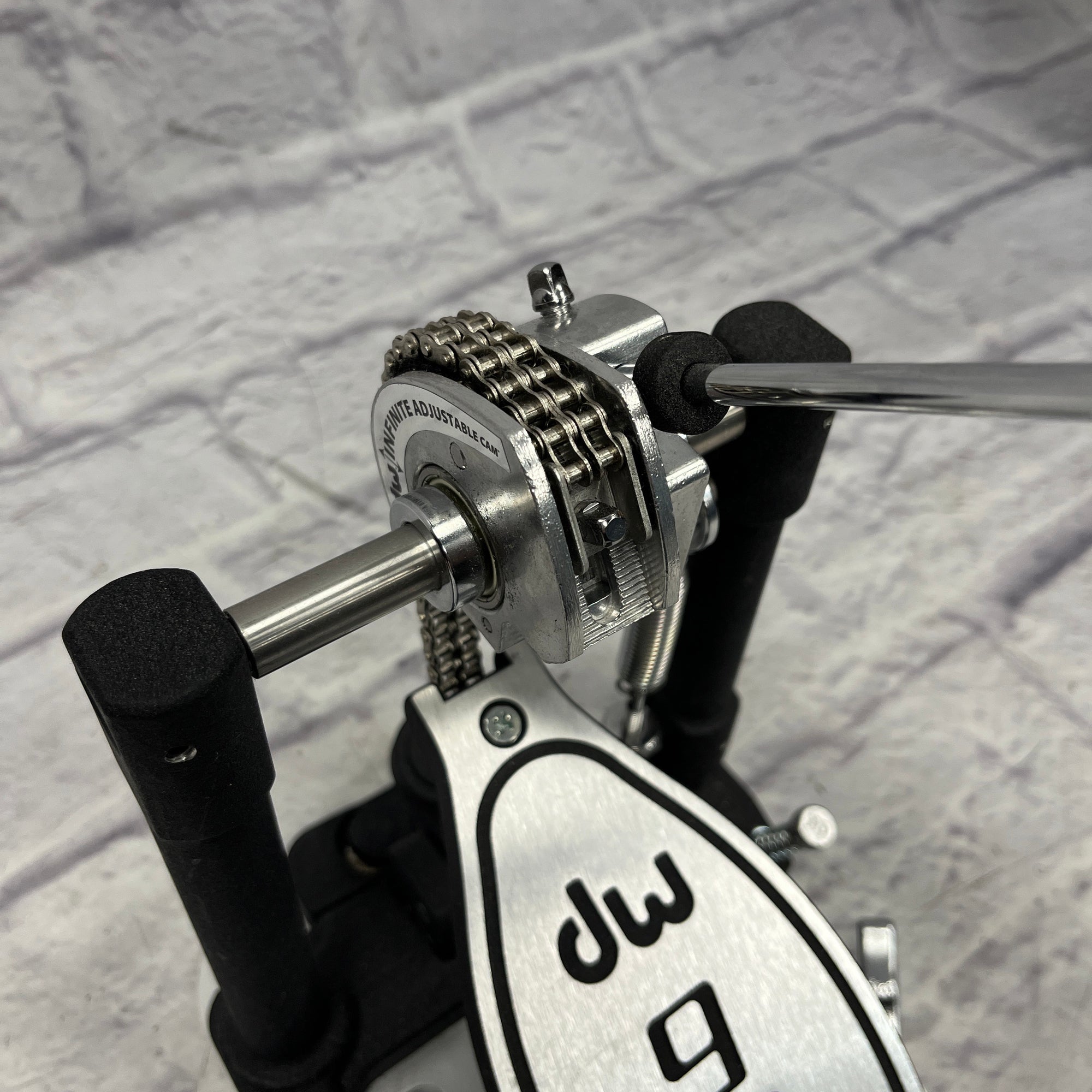 DW 9000 Single Kick Pedal