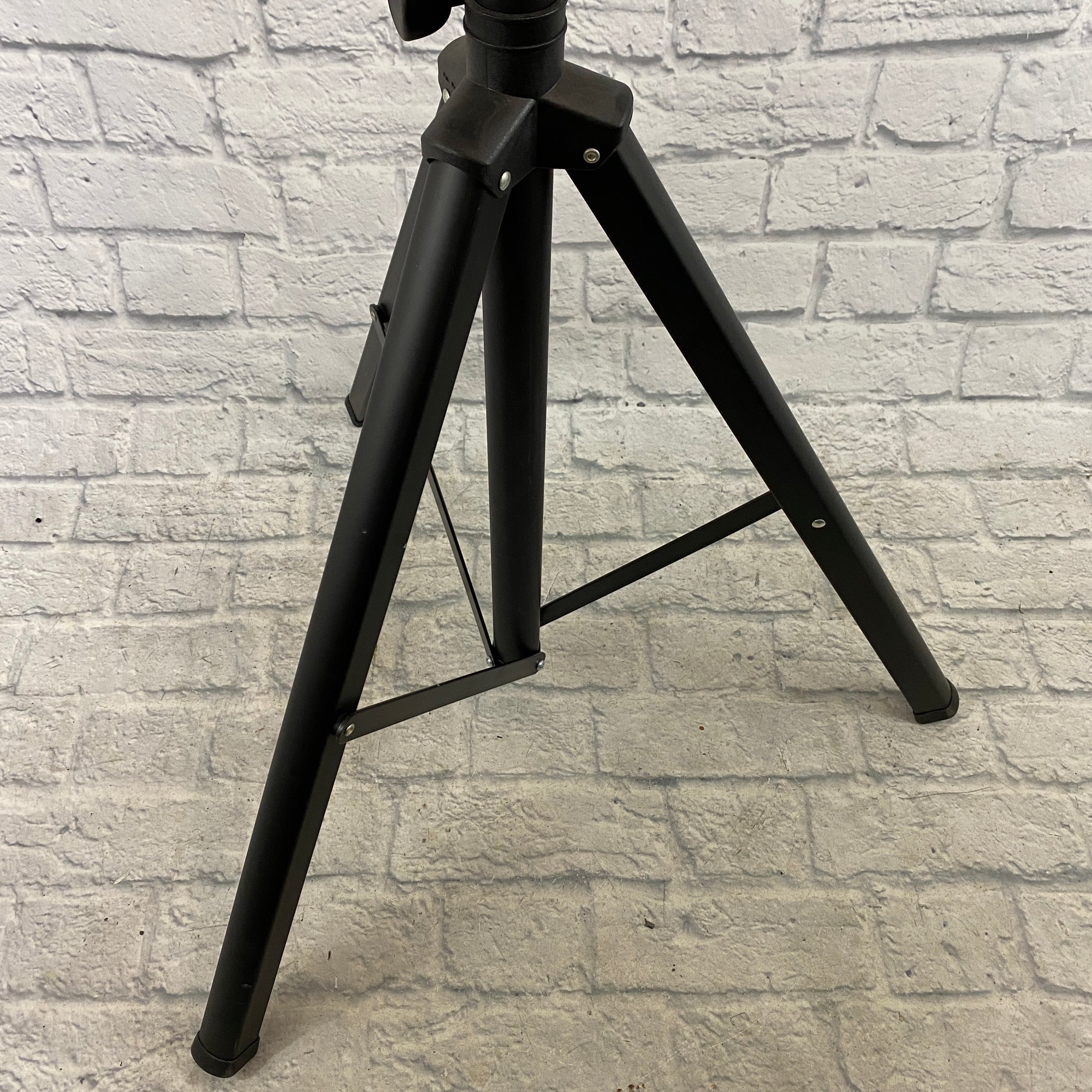 Musika Black Tripod Single Speaker Stand