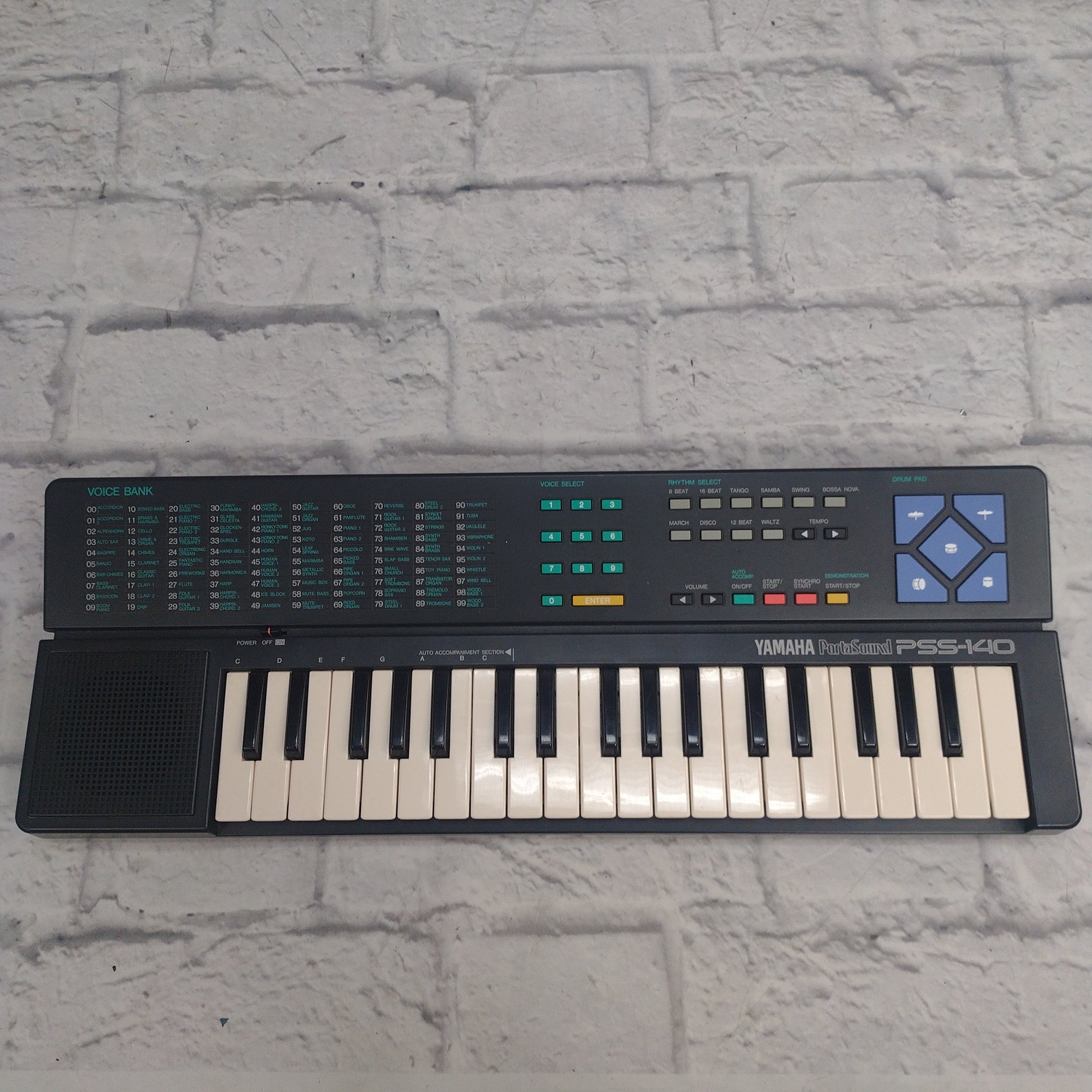 Yamaha Porta Sound PSS-140 Digital Synth