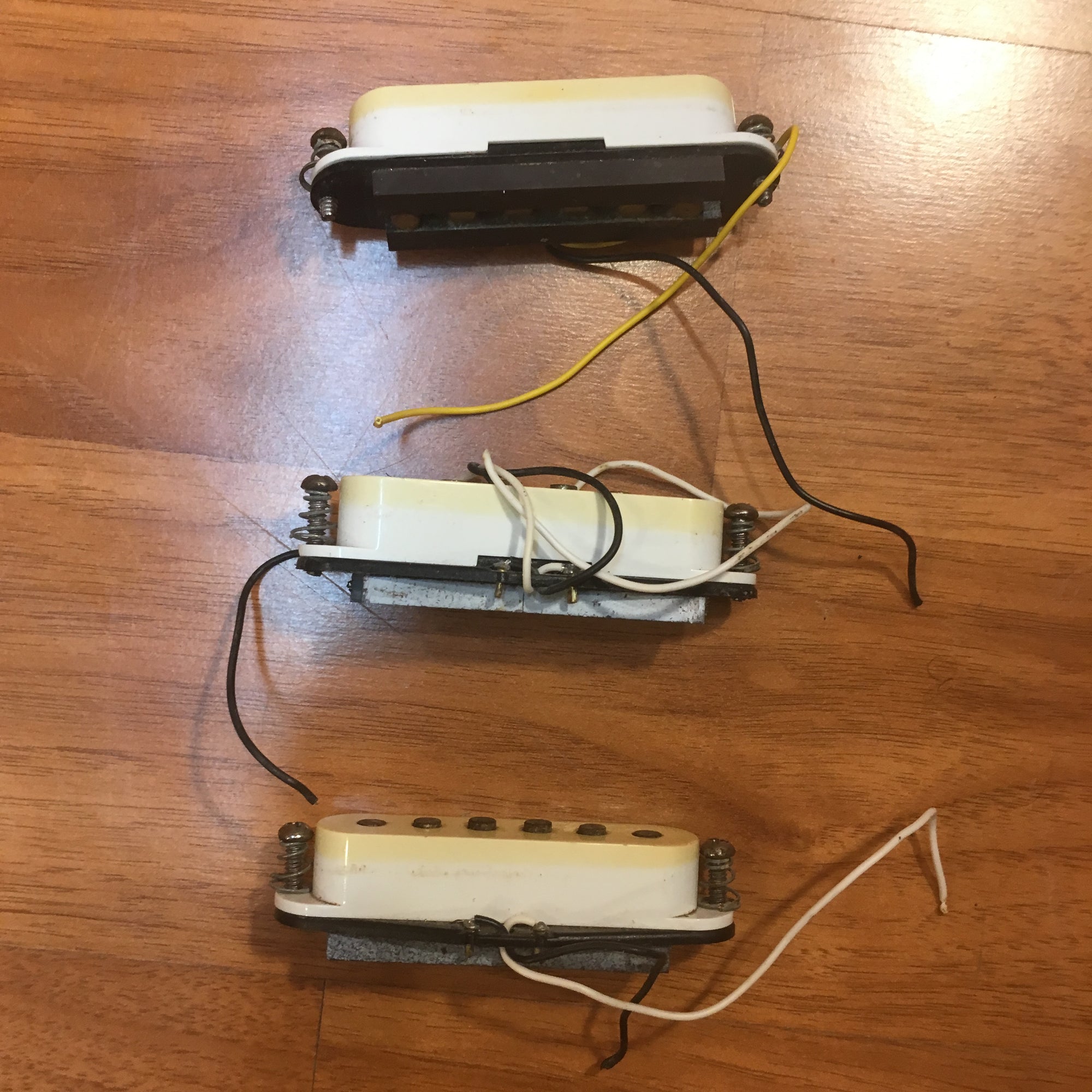Unknown Strat Single Coil Pickup Set Cream
