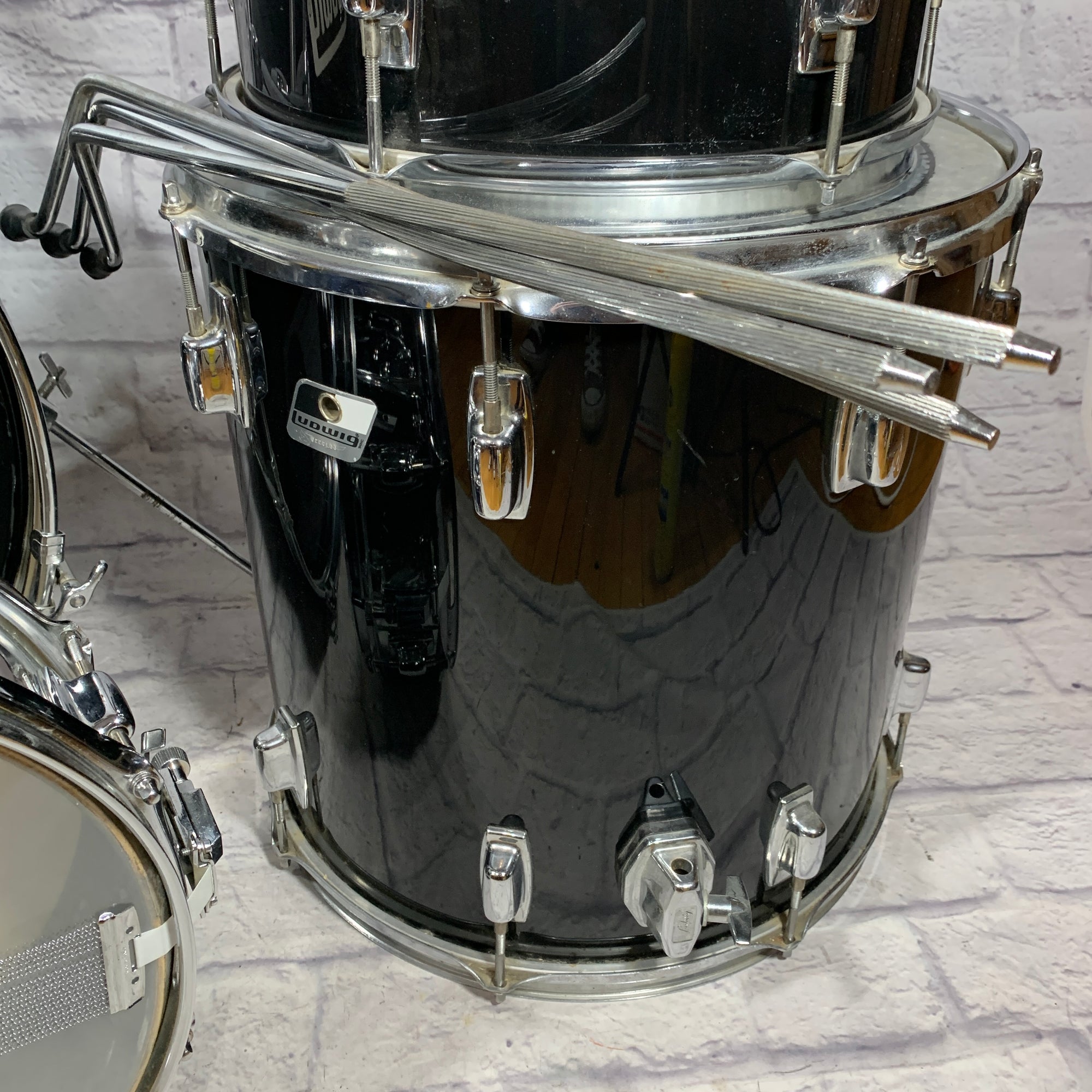 Ludwig Rocker 5 Piece Drumkit Black
