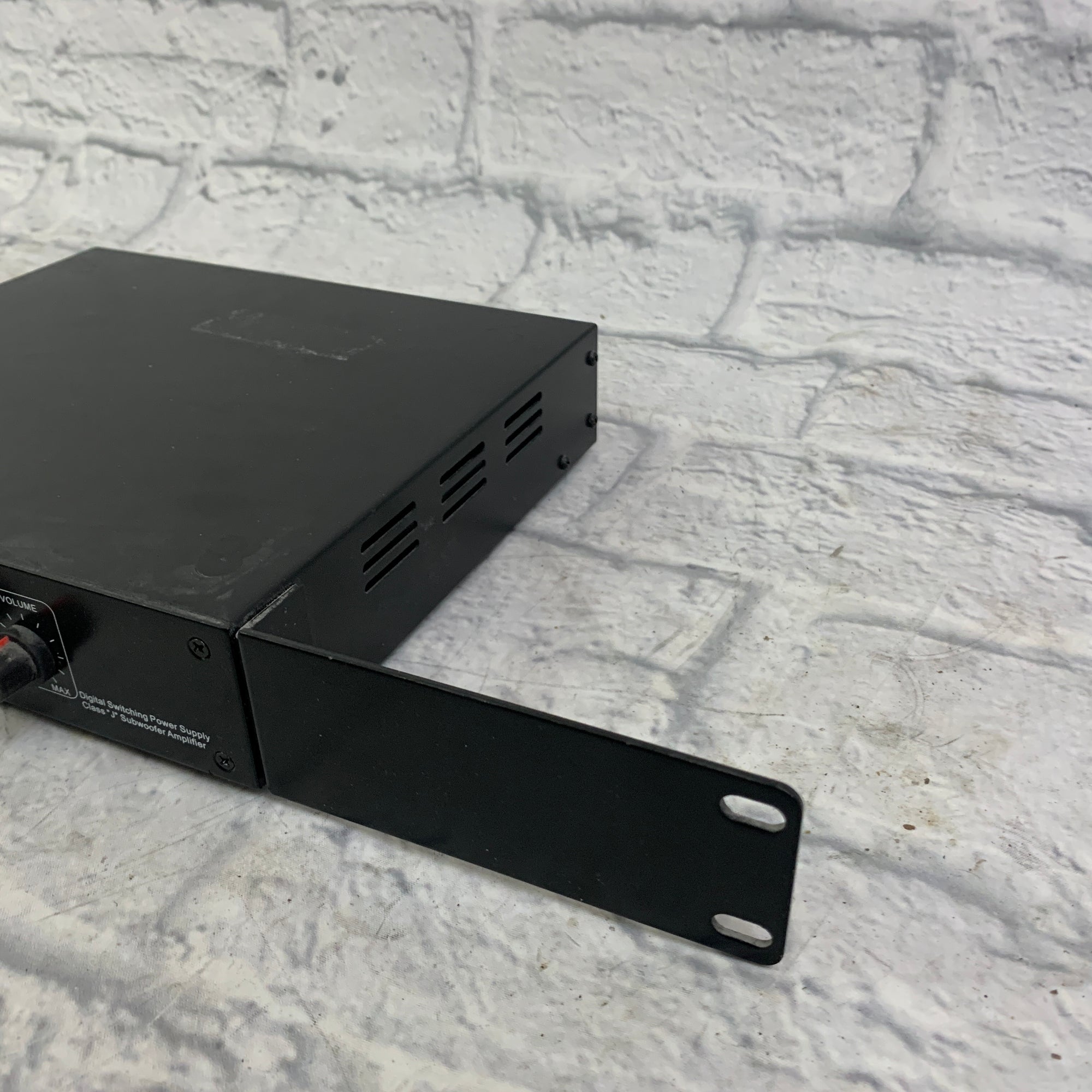 Earthquake Music XJ-300R Switching Power Supply Subwoofer Amplifer