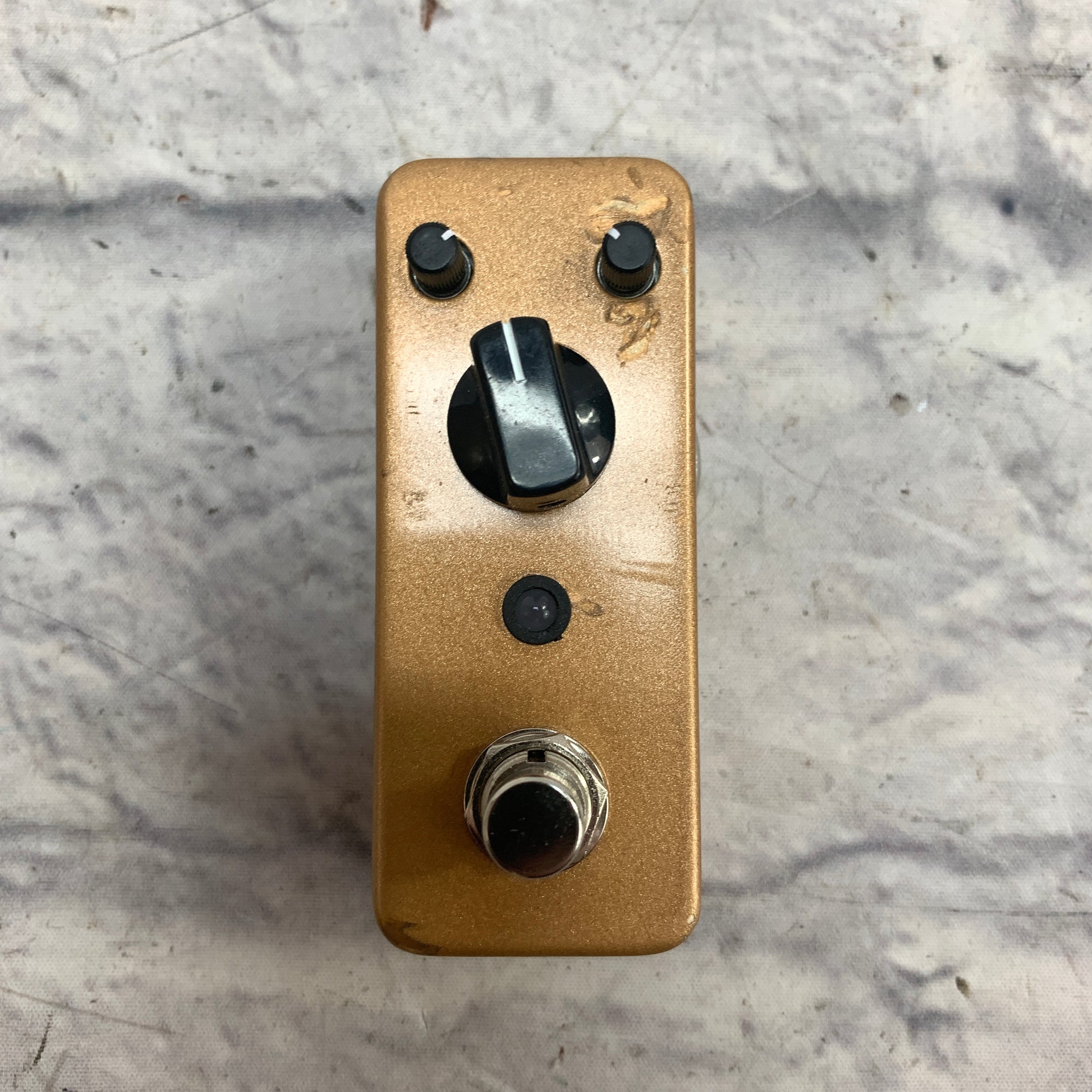 Unknown Gold Mini Tremolo Pedal