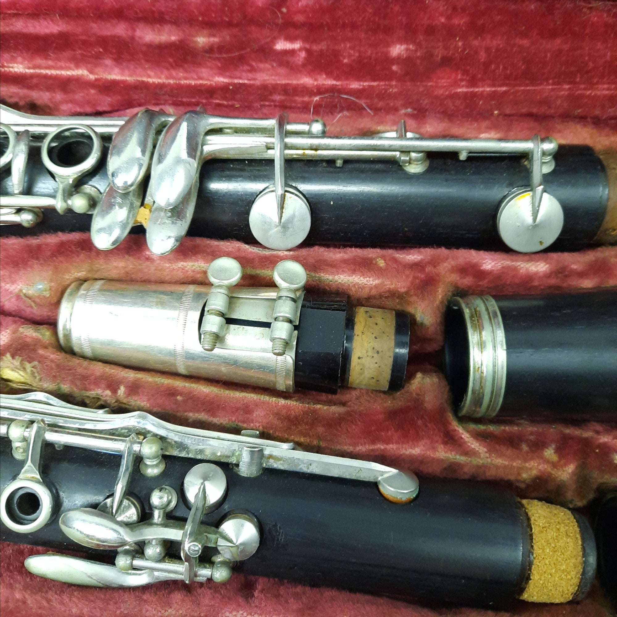 Vintage Artiste clarinet with case and mouthpiece
