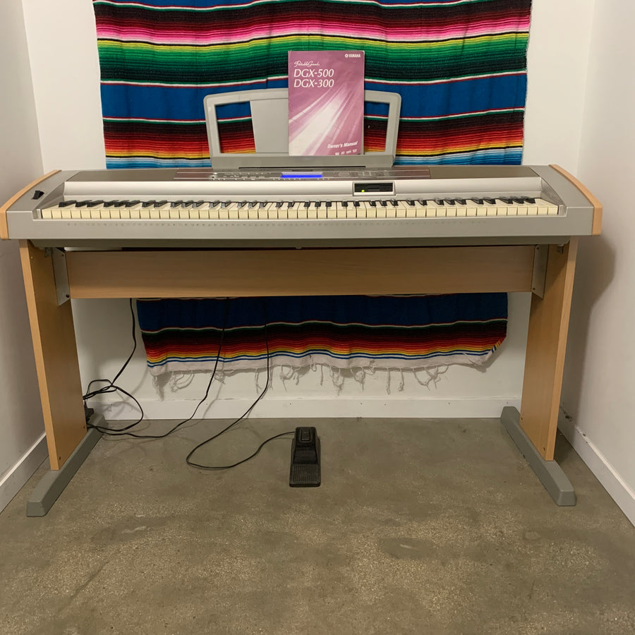 Yamaha DGX-500 Portable Grand 88-Key Digital Piano