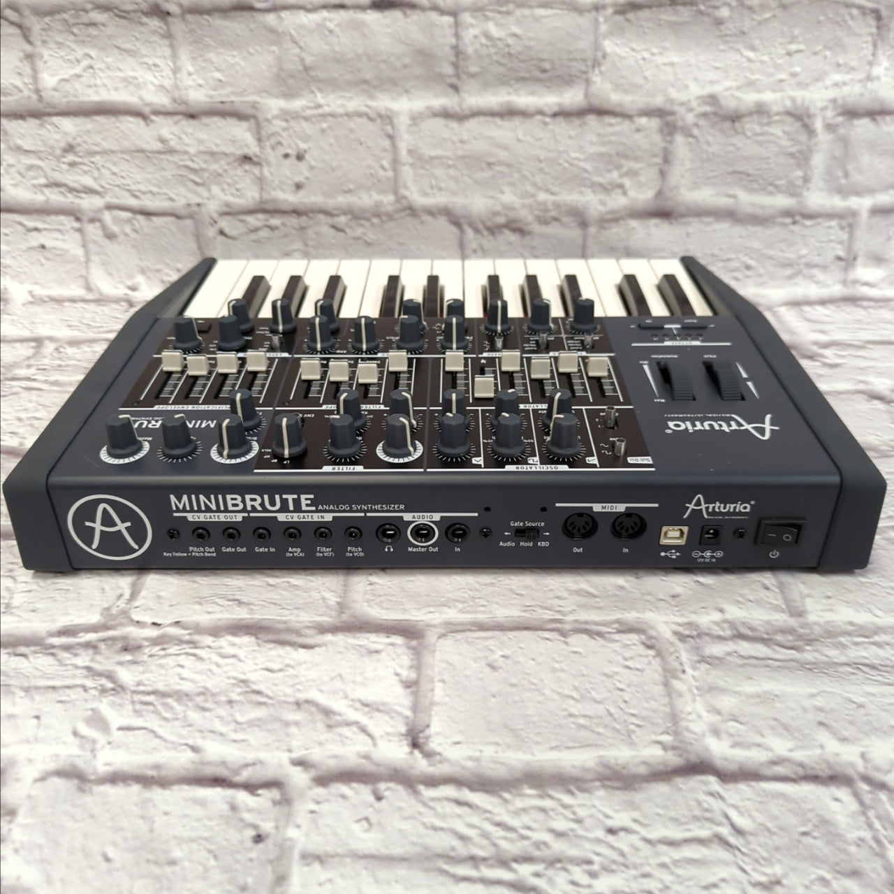 Arturia Mini Brute 25 Key Synthesizer