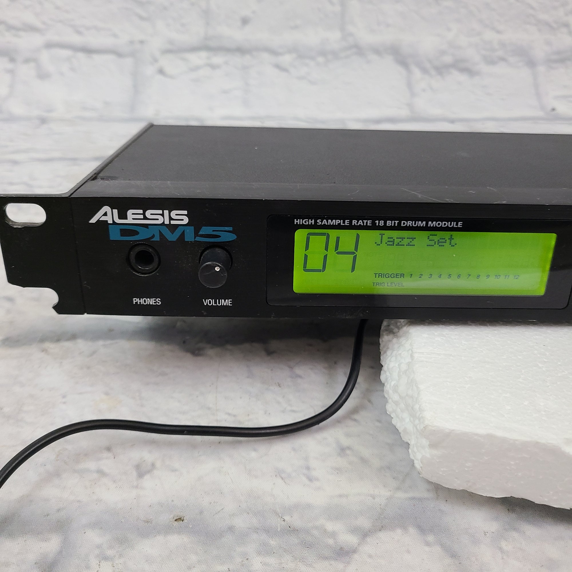 Alesis DM5 16ビットドラムモジュール Alesis DM5 Drum Module