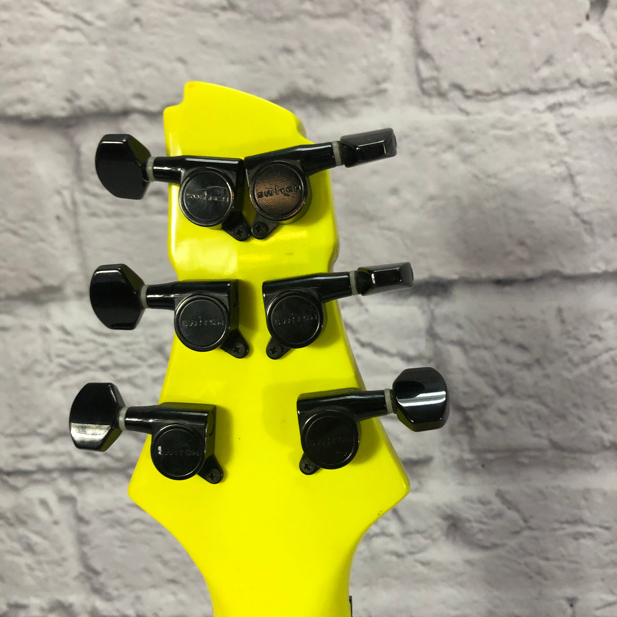 Switch Vibracell Wild 1 Yellow Electric Guitar