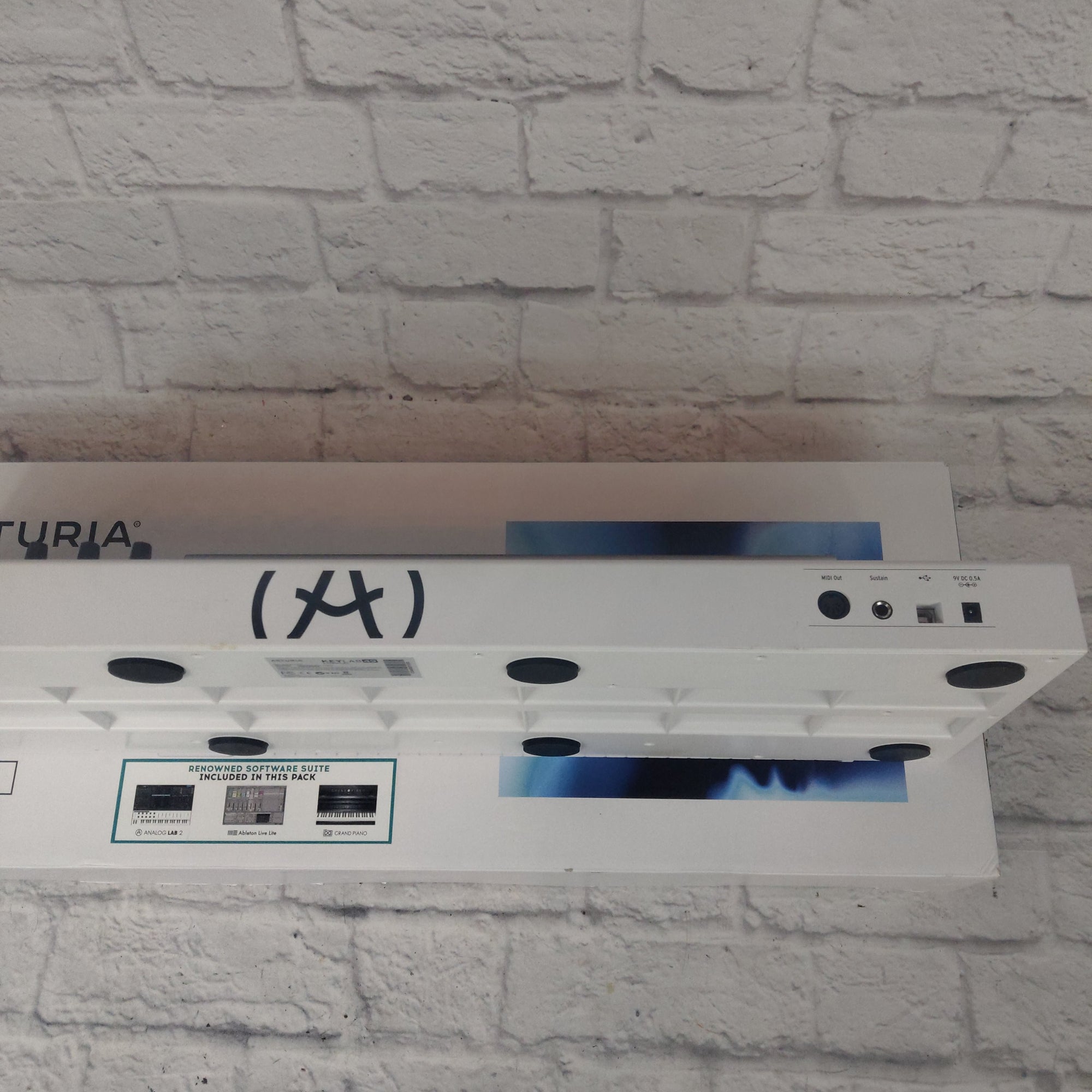 Arturia Keylab Essential 49 Midi Keyboard