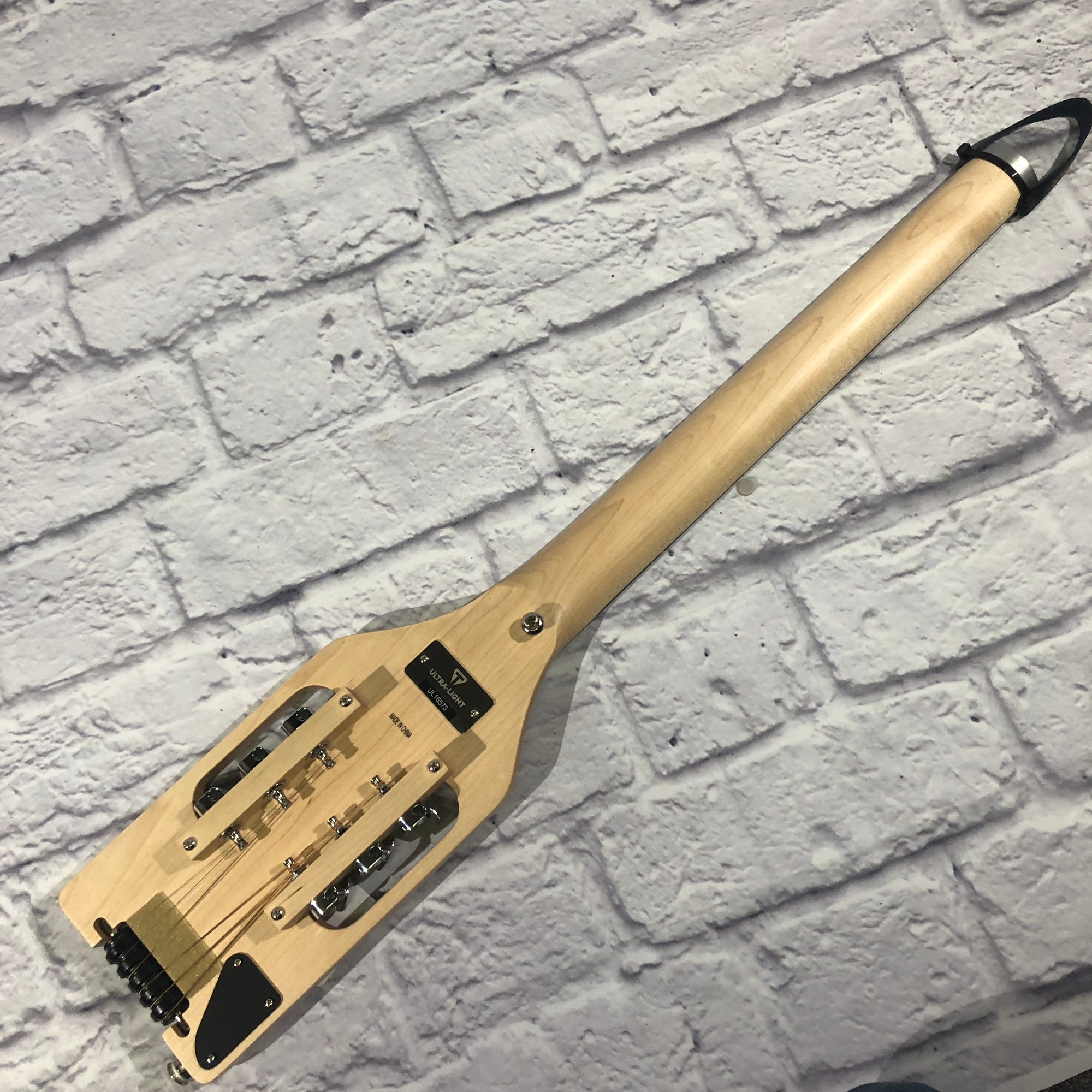 Traveler Ultralight Acoustic Guitar w Pickup