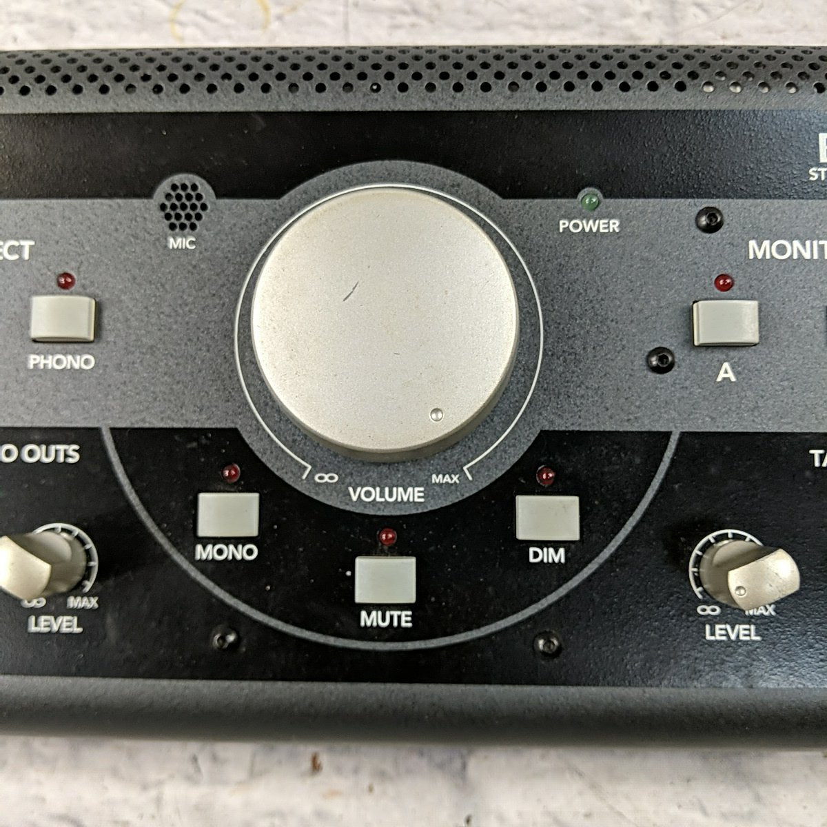 MACKIE BIG KNOB スタジオコントロールシステム Mackie Big Knob Studio Monitor Controller | FrontEndAudio.com