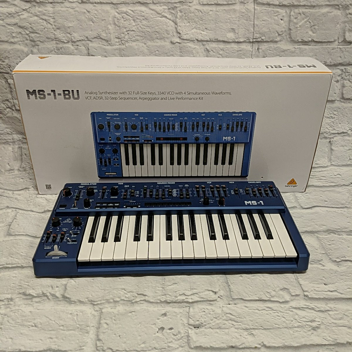 Behringer MS-1-BU Analog Synthesizer with Handgrip - Blue