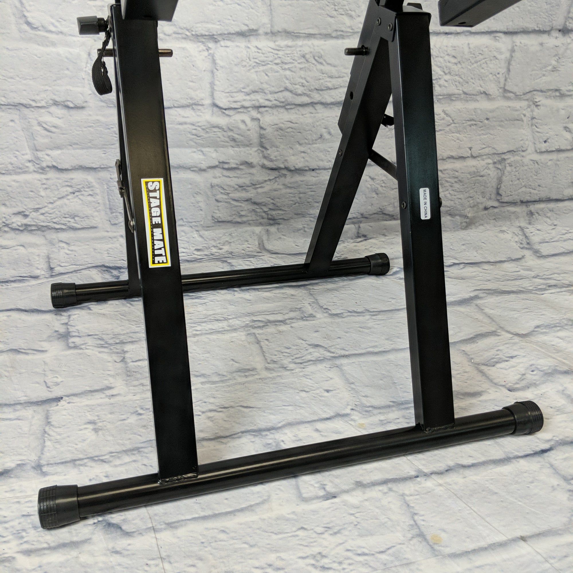 Stage Mate amplifier and speaker stand - adjustable black