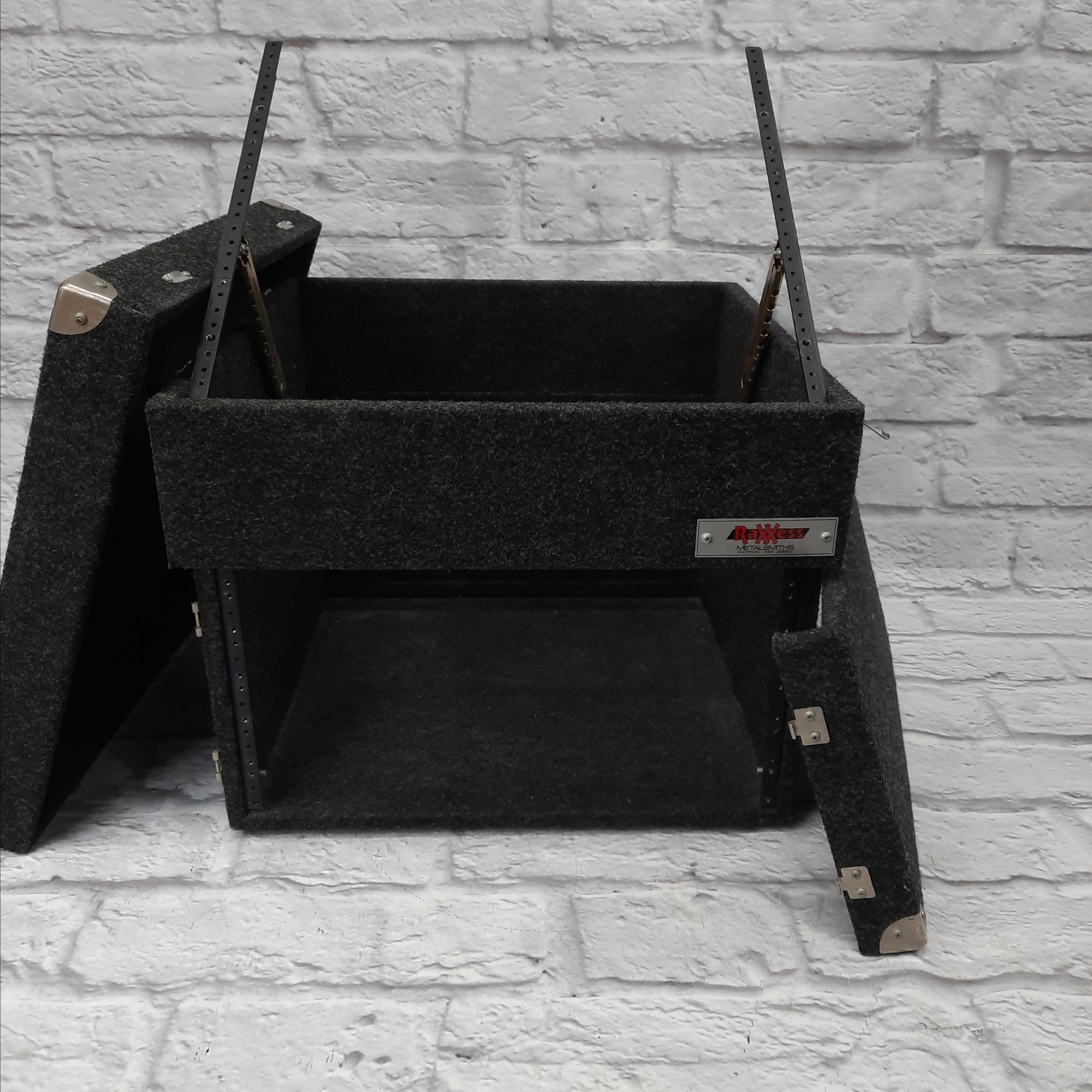 Raxxess Top Mixer Bottom 6U Rack Mount Rack Case