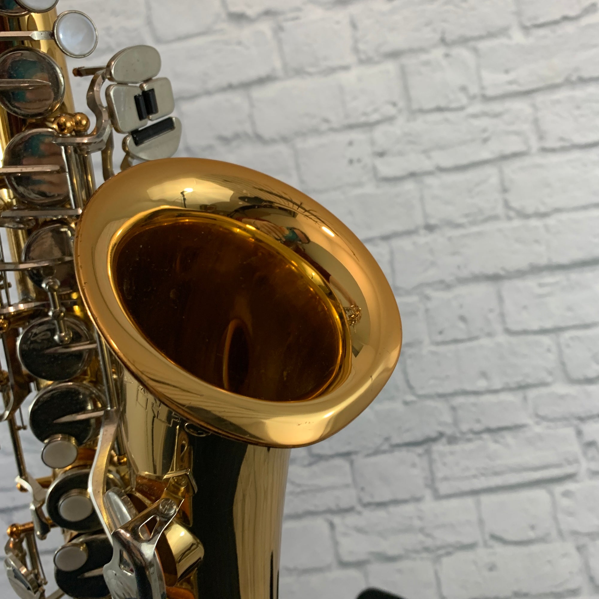 MIJ Vito Alto Saxophone w/ Pro-Tec Case
