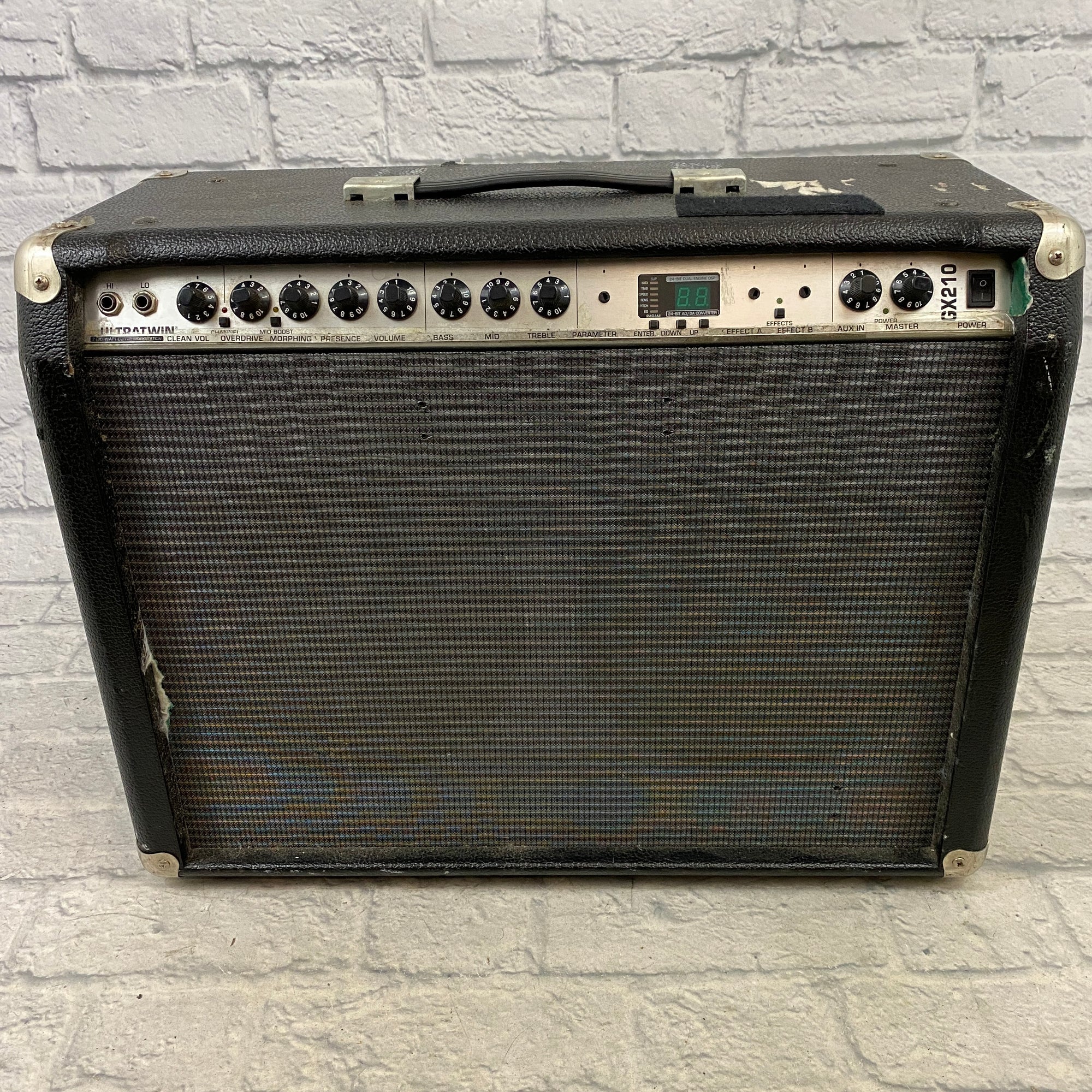 Behringer Ultratwin GX210 Guitar Combo Amp