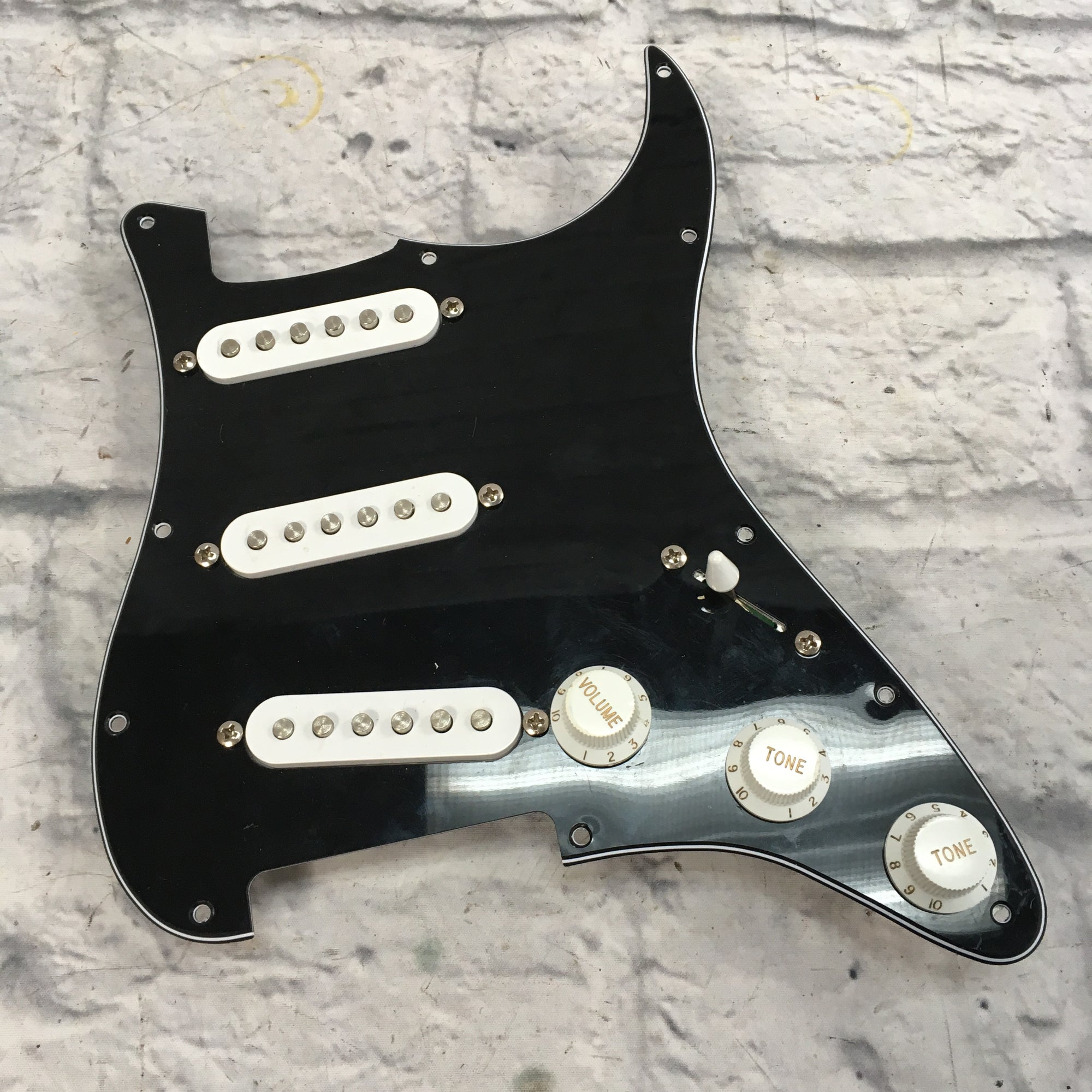 Squier Affinity Series Loaded Pickguard Black SSS