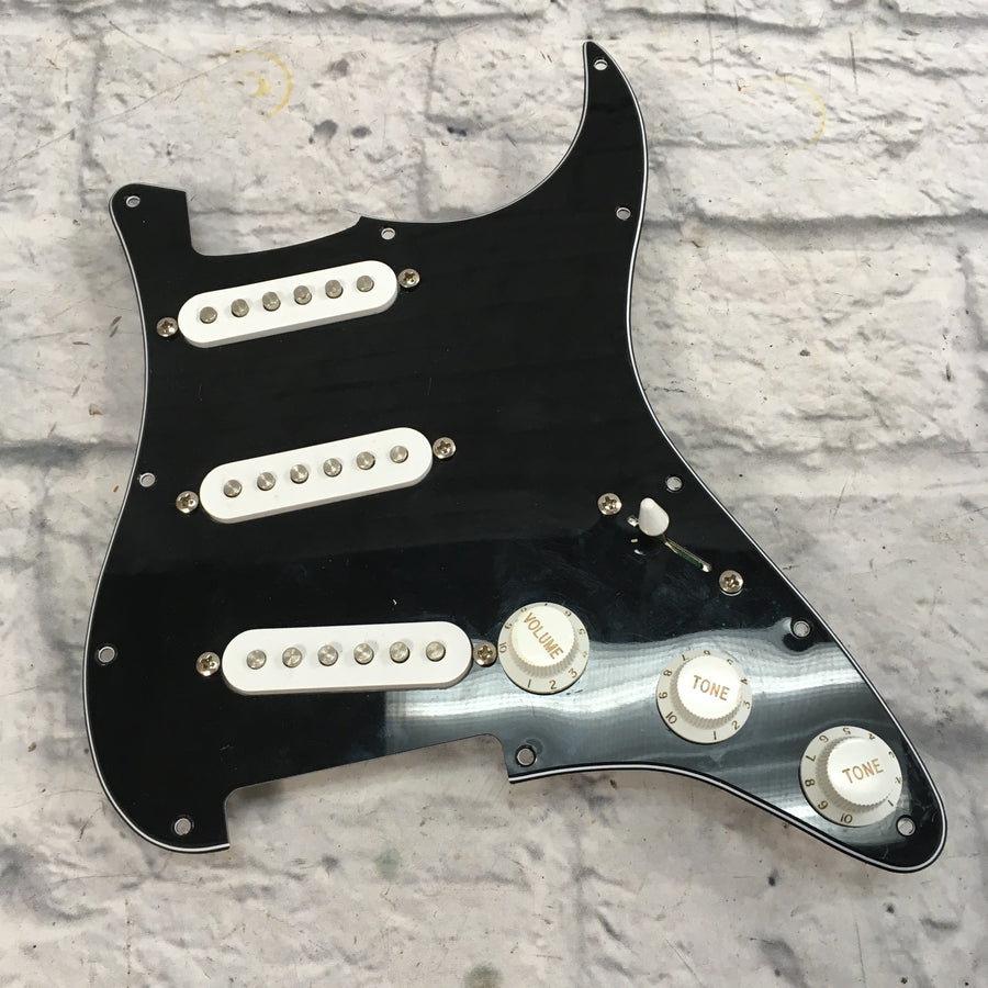 Squier Affinity Series Loaded Pickguard Black SSS