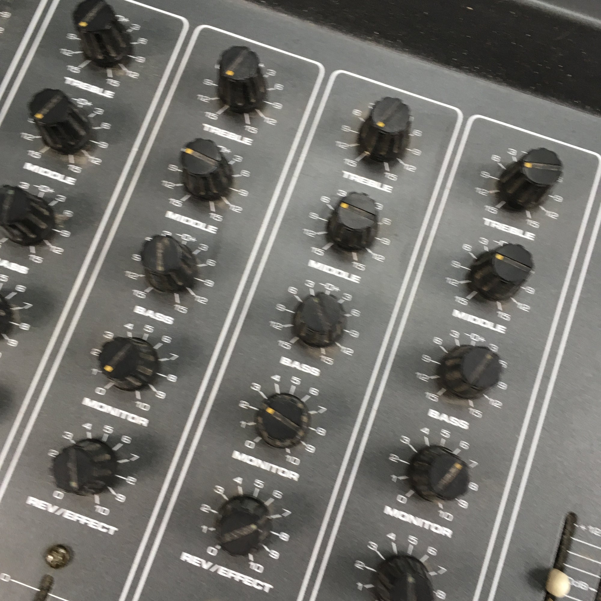 Ross PC7250 7 Channel Analog Mixer