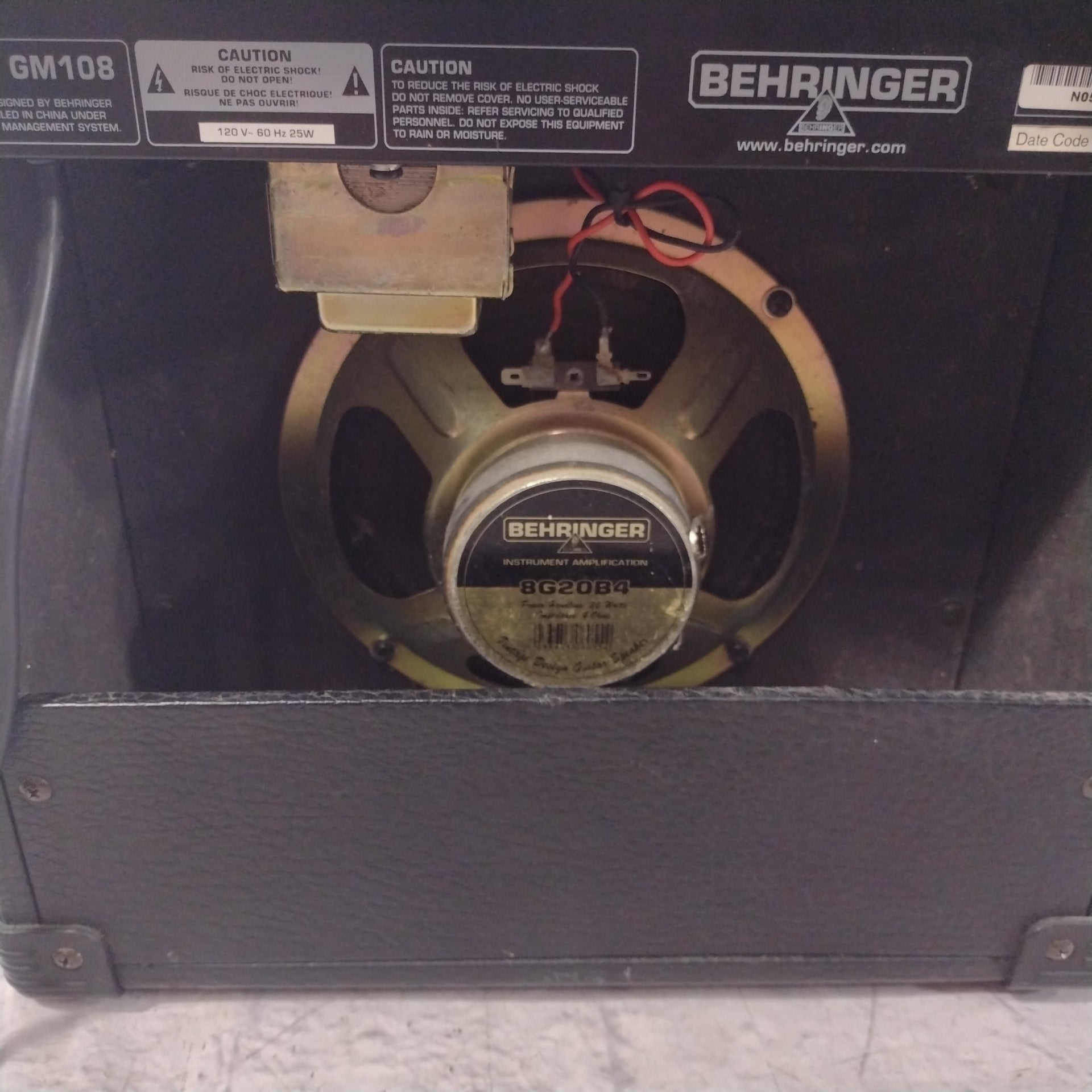 Behringer GM108 V-Tone 8" 15-Watt Guitar Combo