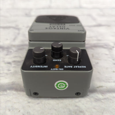 Behringer VD400 Delay Pedal
