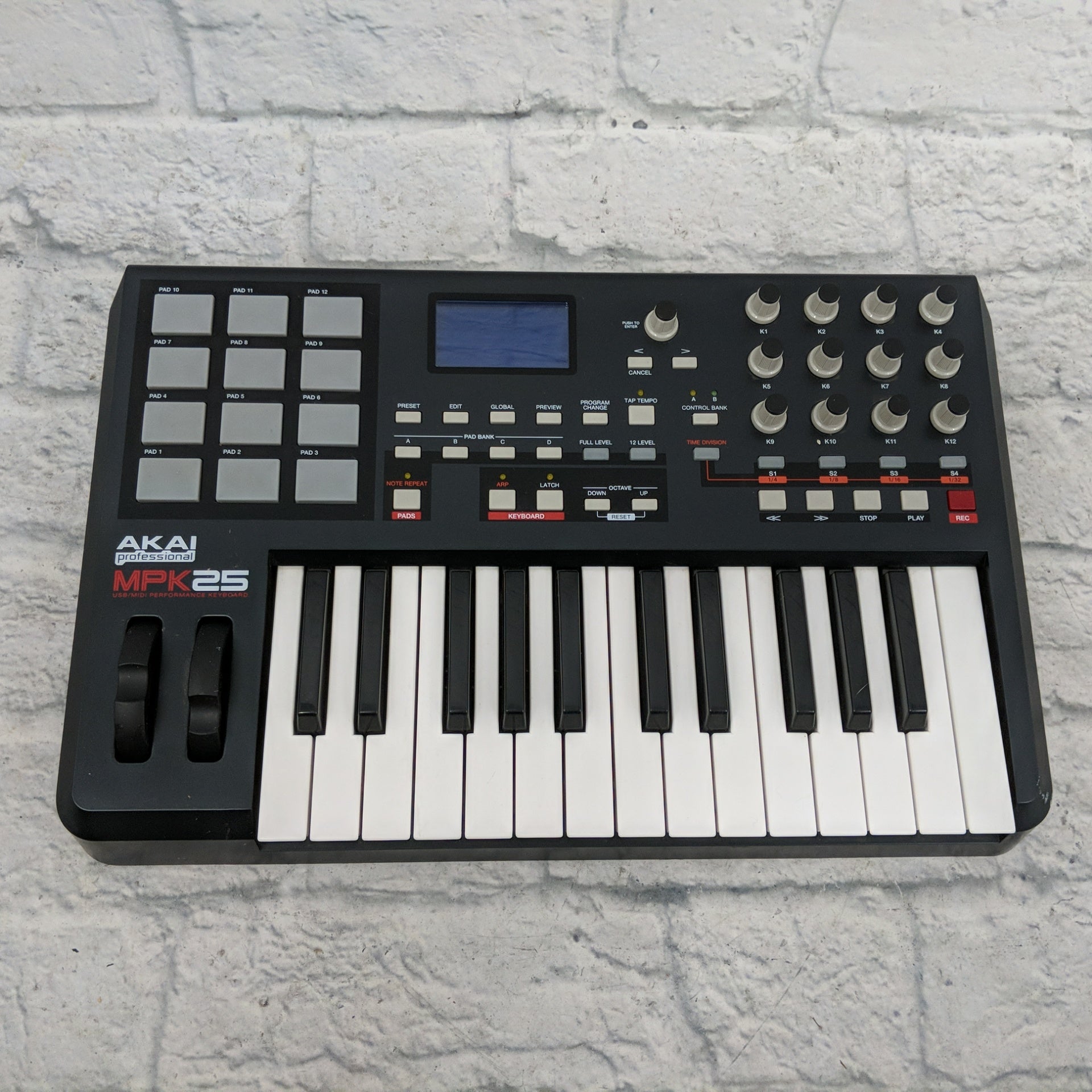 Akai Professional MPK25 Keyboard Midi Controller