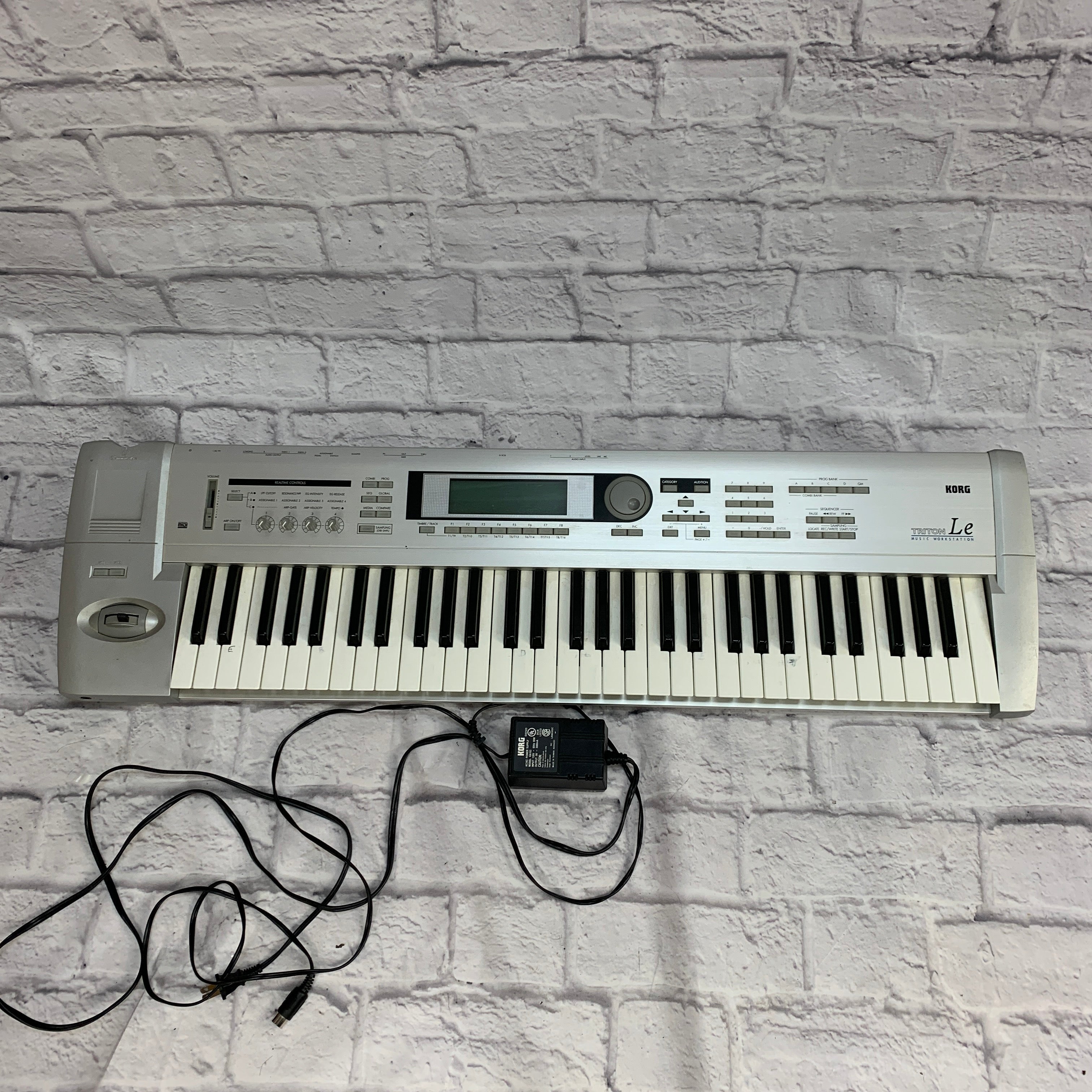 Korg Triton LE 61-Key Synthesizer - Evolution Music