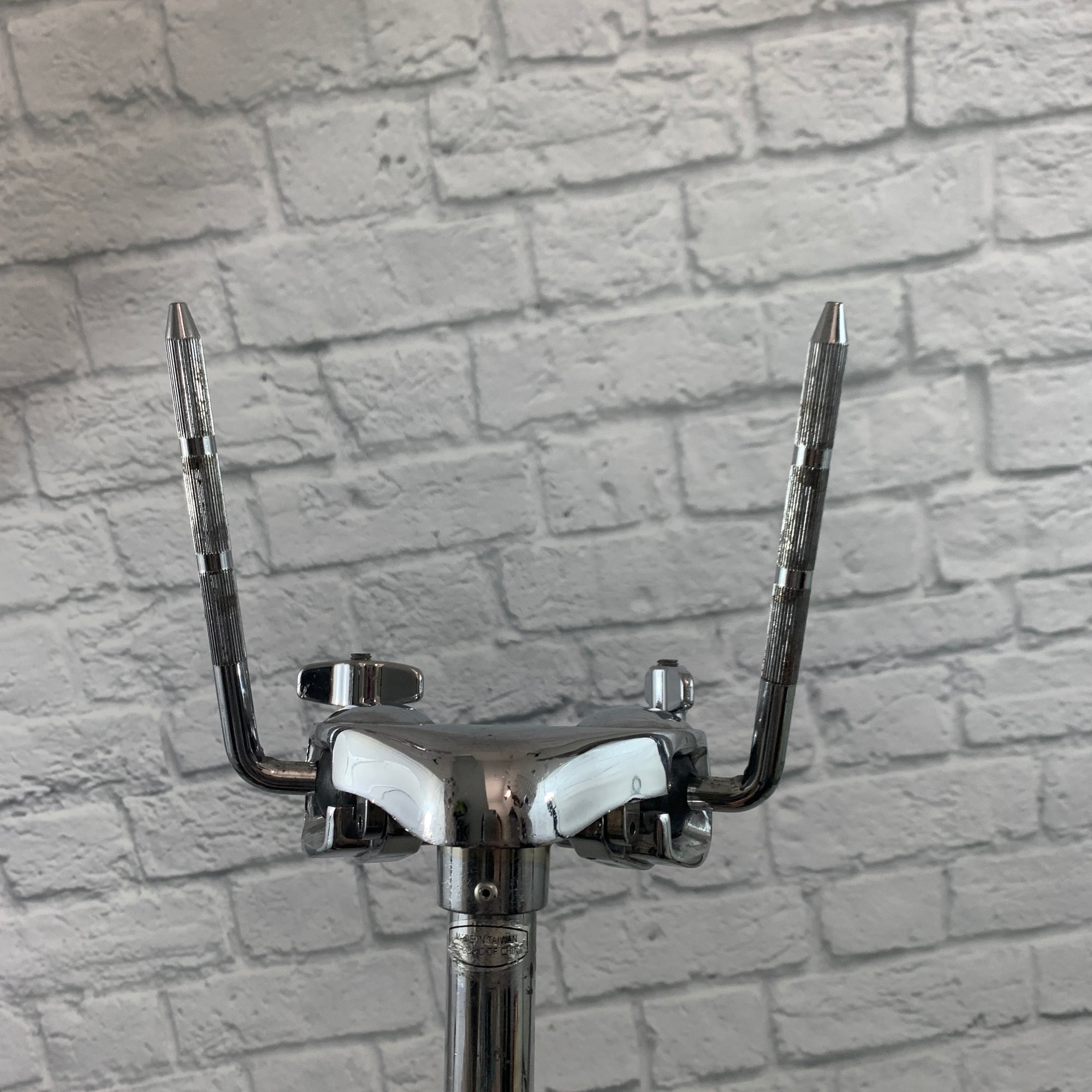 Tama Dual Tom L-Rod Bass Drum Mount