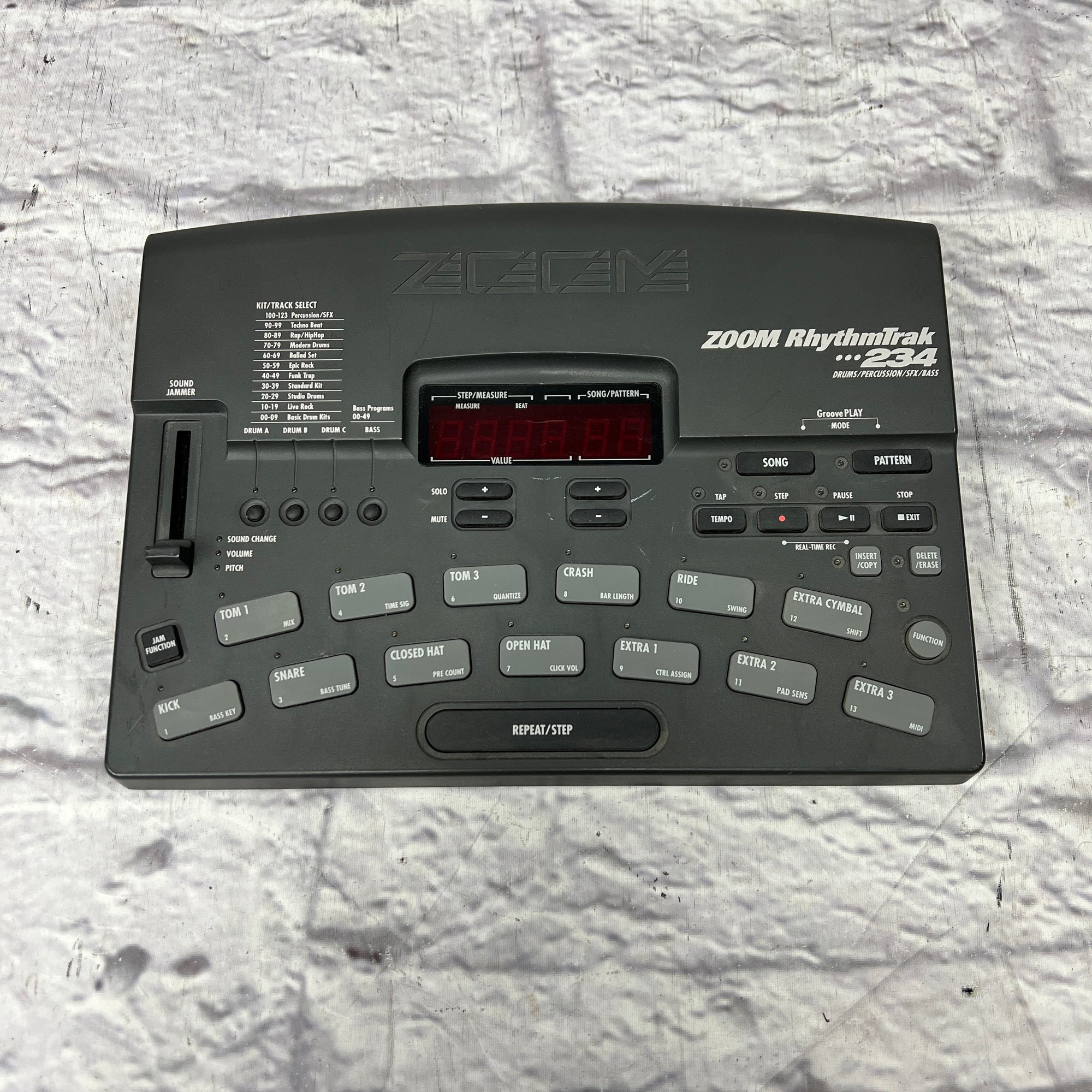 Notes Zoom Rythm Track Zoom RhythmTrak 234 Electric Drum Machine - Evolution Music